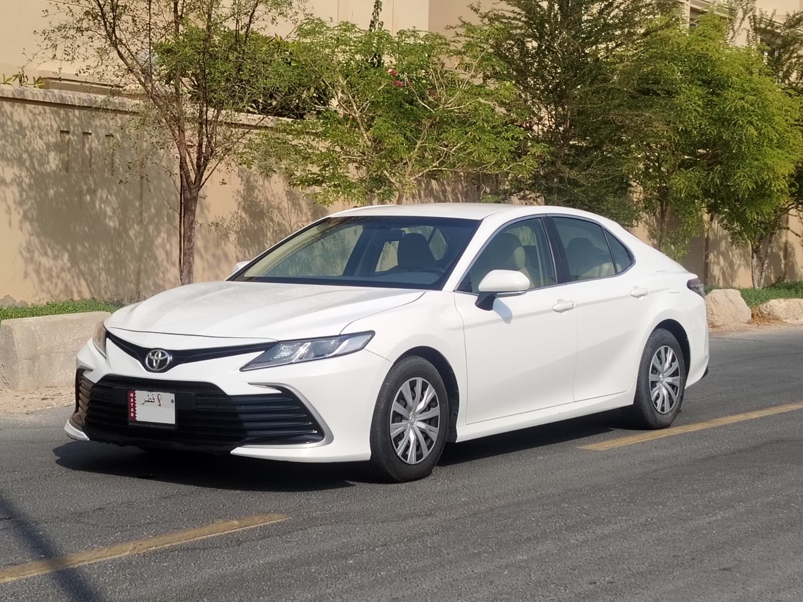 Toyota Camry LE 2023 - Image 3