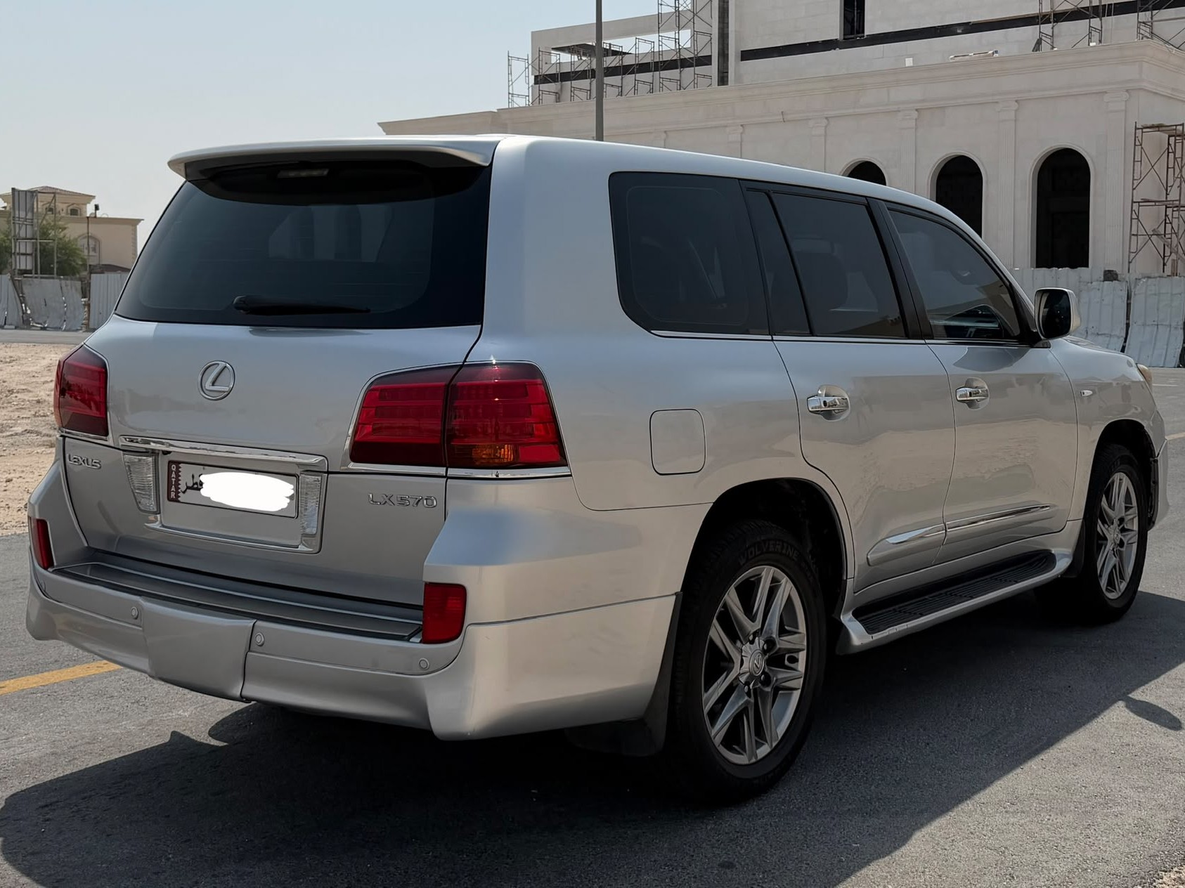 Lexus LX 570 2011 - Image 4