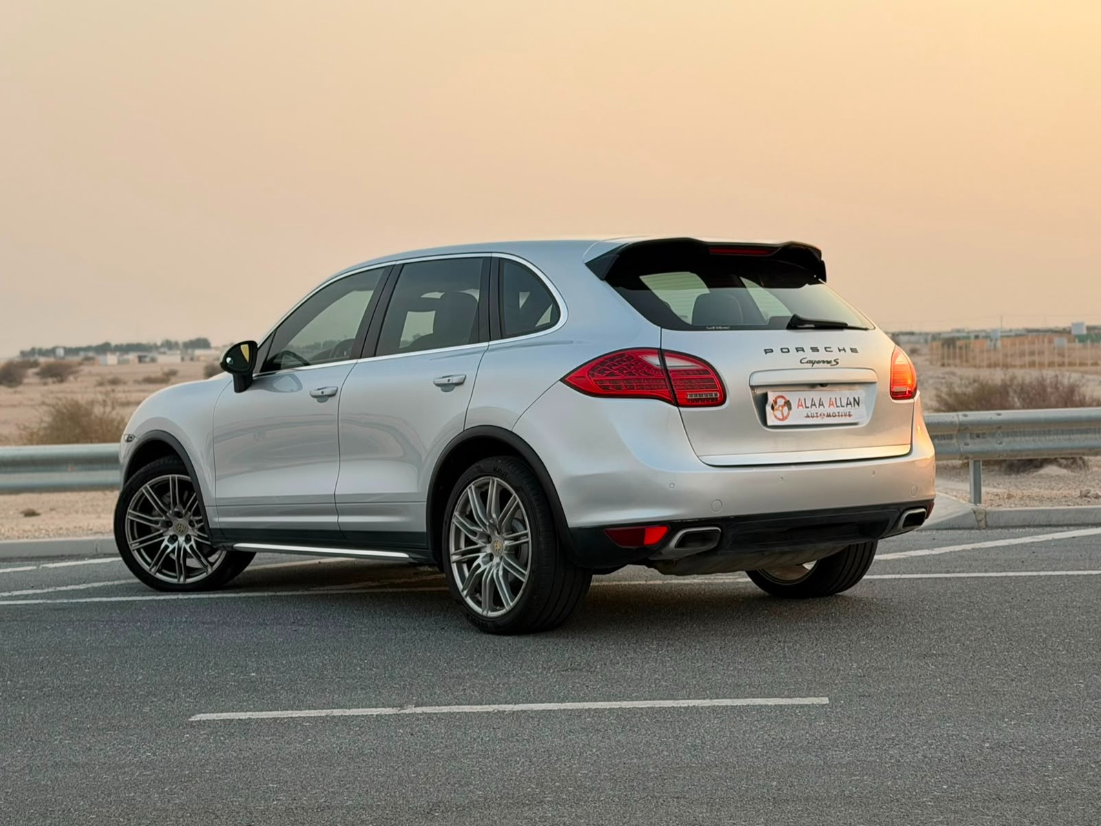 Porsche Cayenne S  2011 - Image 4