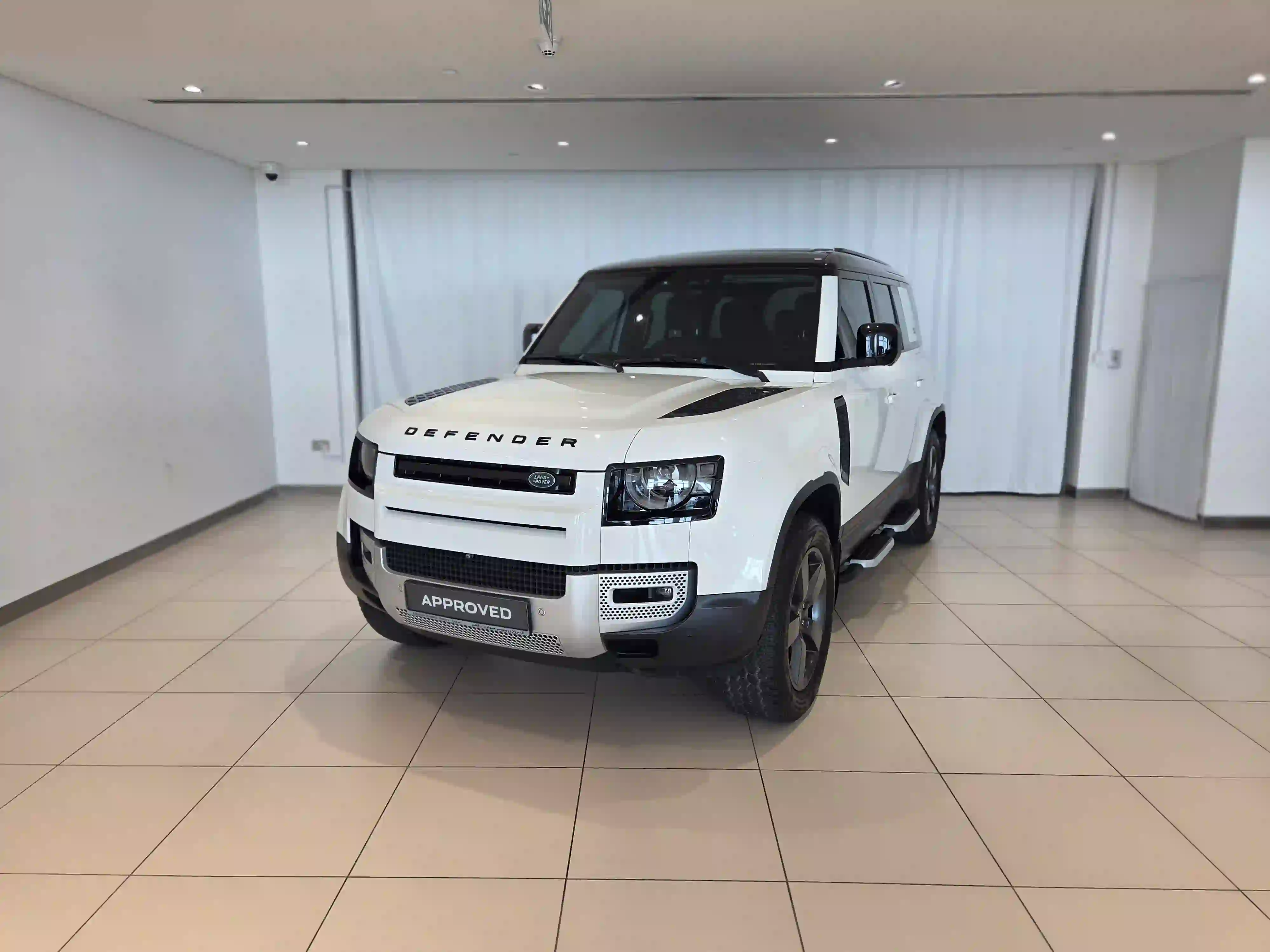 Land Rover Defender 110 3.0i6 HSE 2022