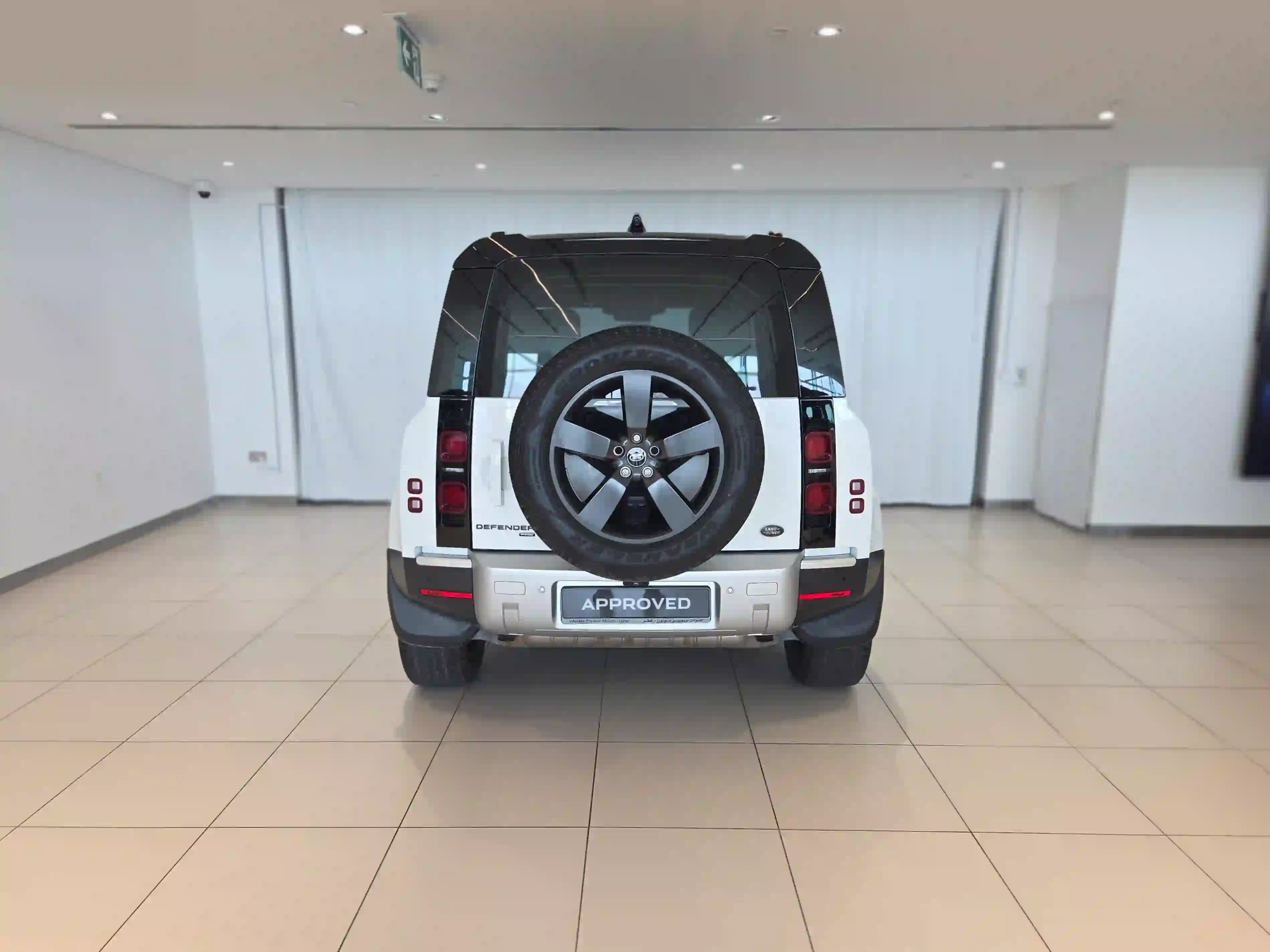 Land Rover Defender 110 3.0i6 HSE 2022 - Image 2