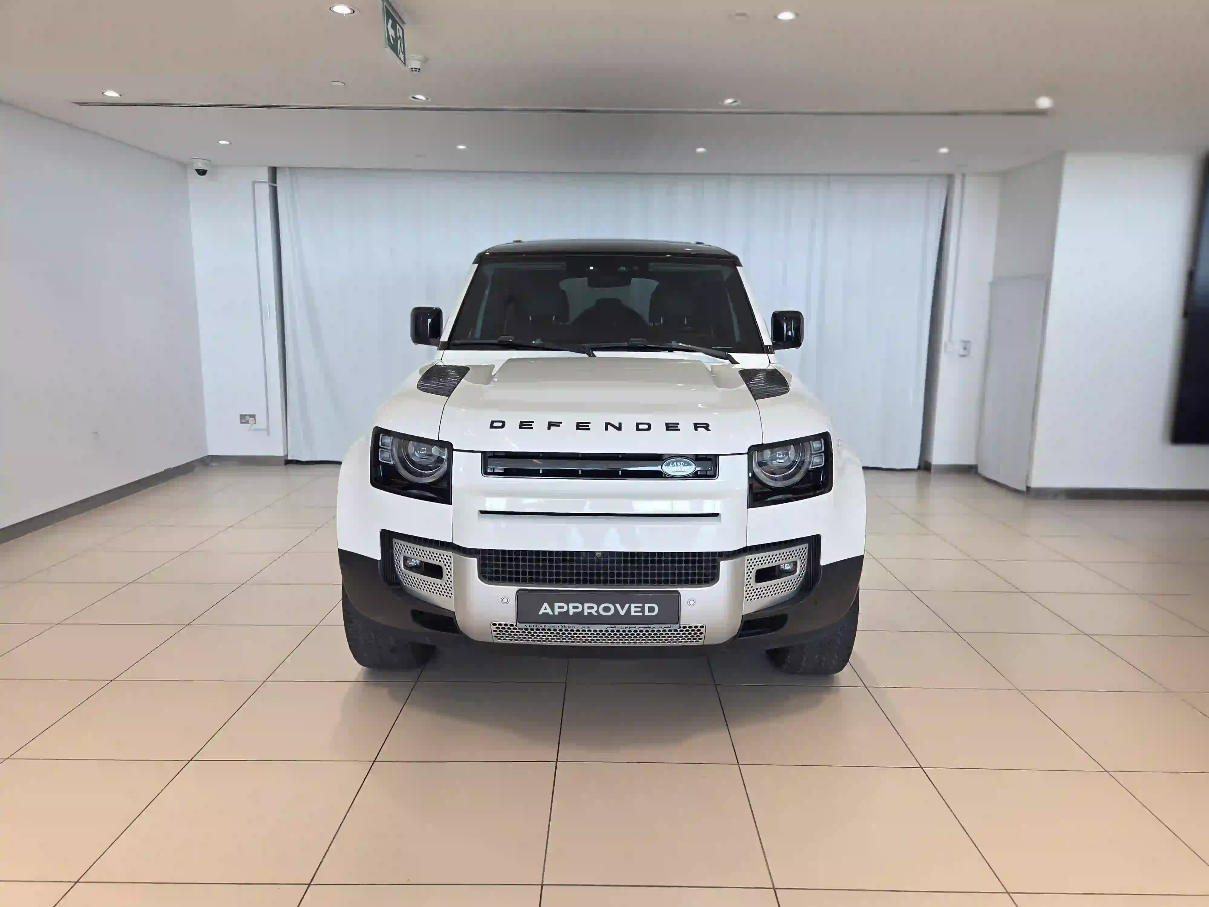 Land Rover Defender 110 3.0i6 HSE 2022 - Image 4