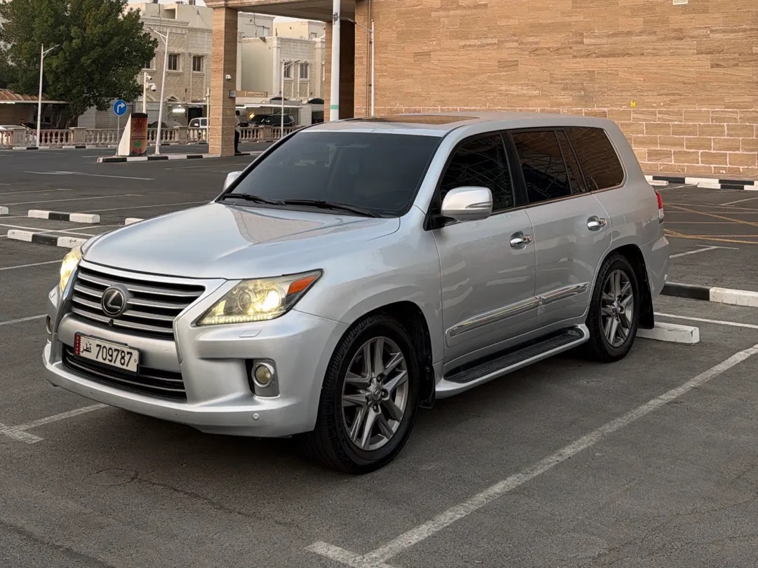Lexus LX 570 2012 - Image 1