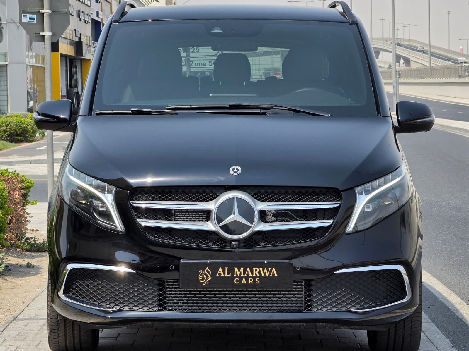 Mercedes-Benz V-Class 250 2023 - Image 2