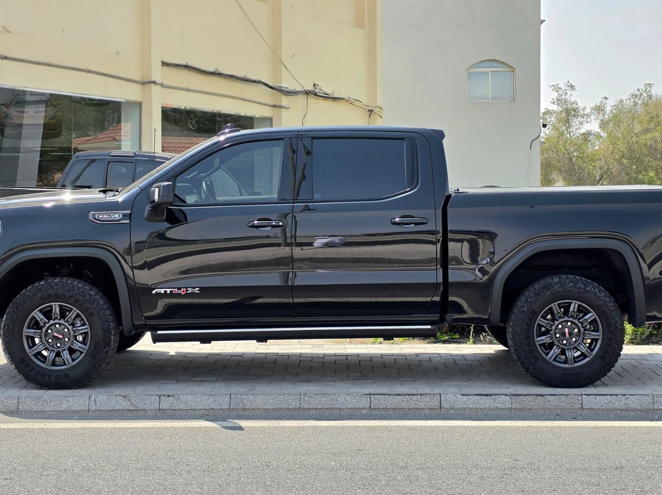 GMC Sierra AT4 X 2025 - Image 3