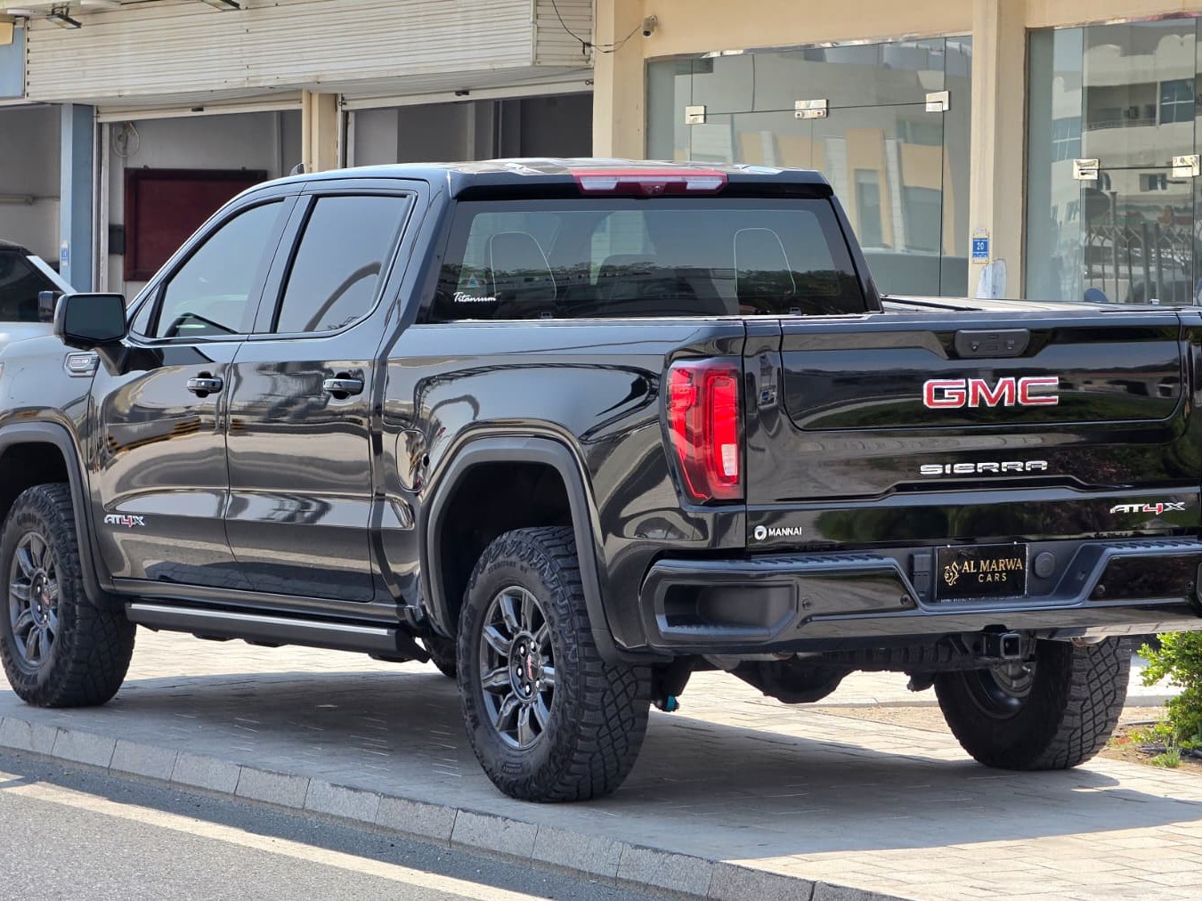 GMC Sierra AT4 X 2025 - Image 4