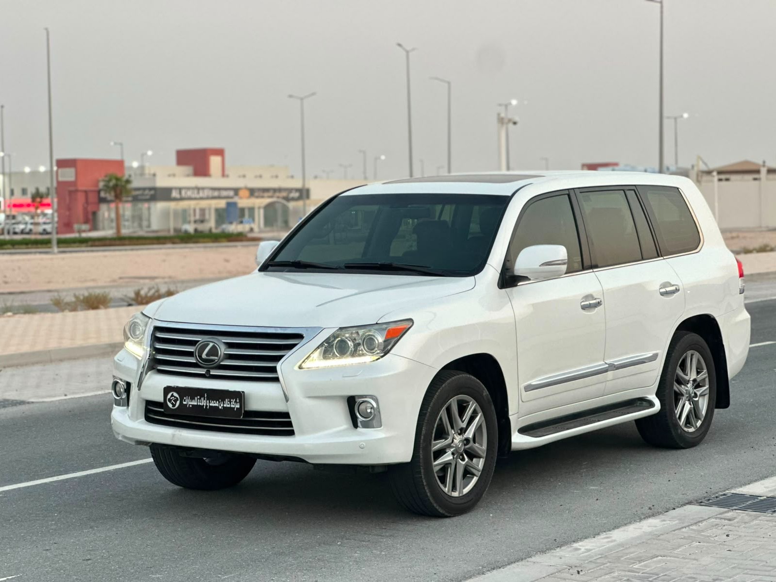 Lexus LX 570 2013 - Image 3