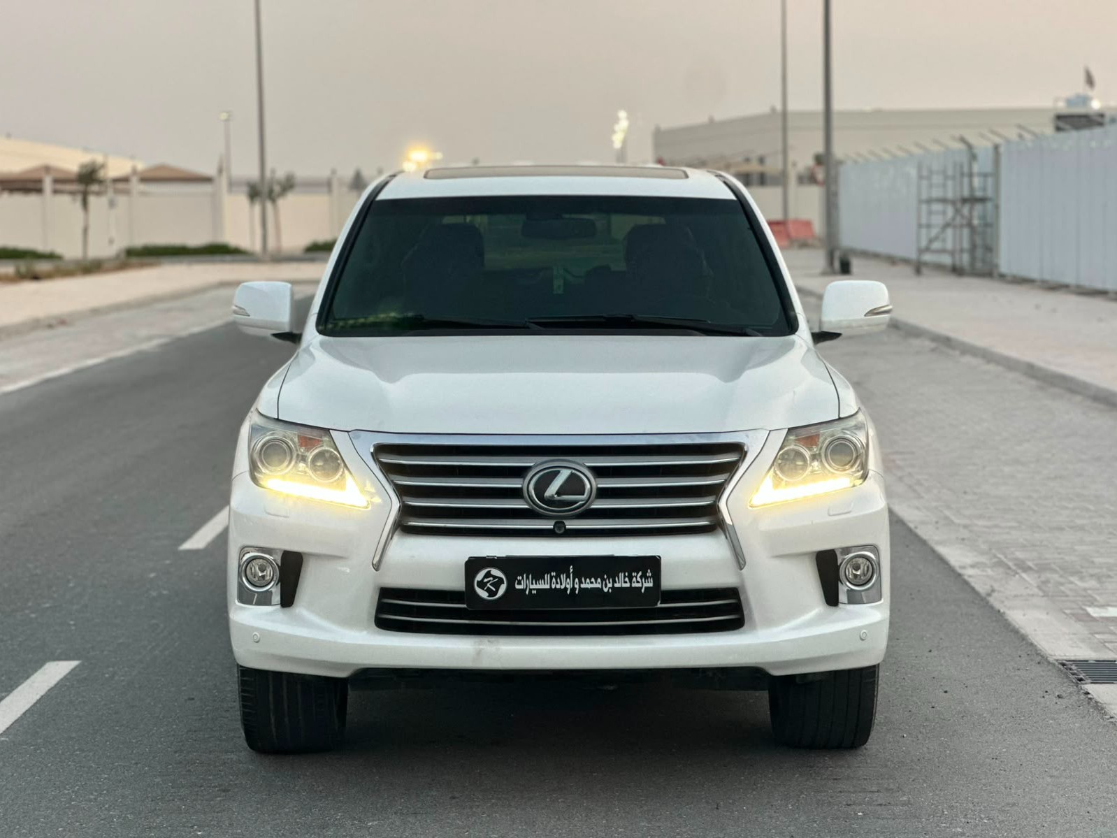 Lexus LX 570 2013 - Image 2