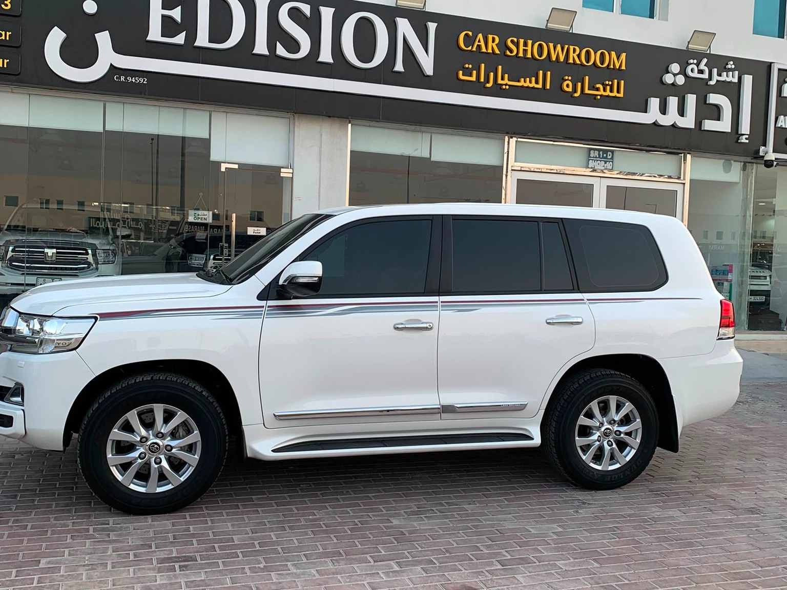 Toyota Land Cruiser GXR v8 2020