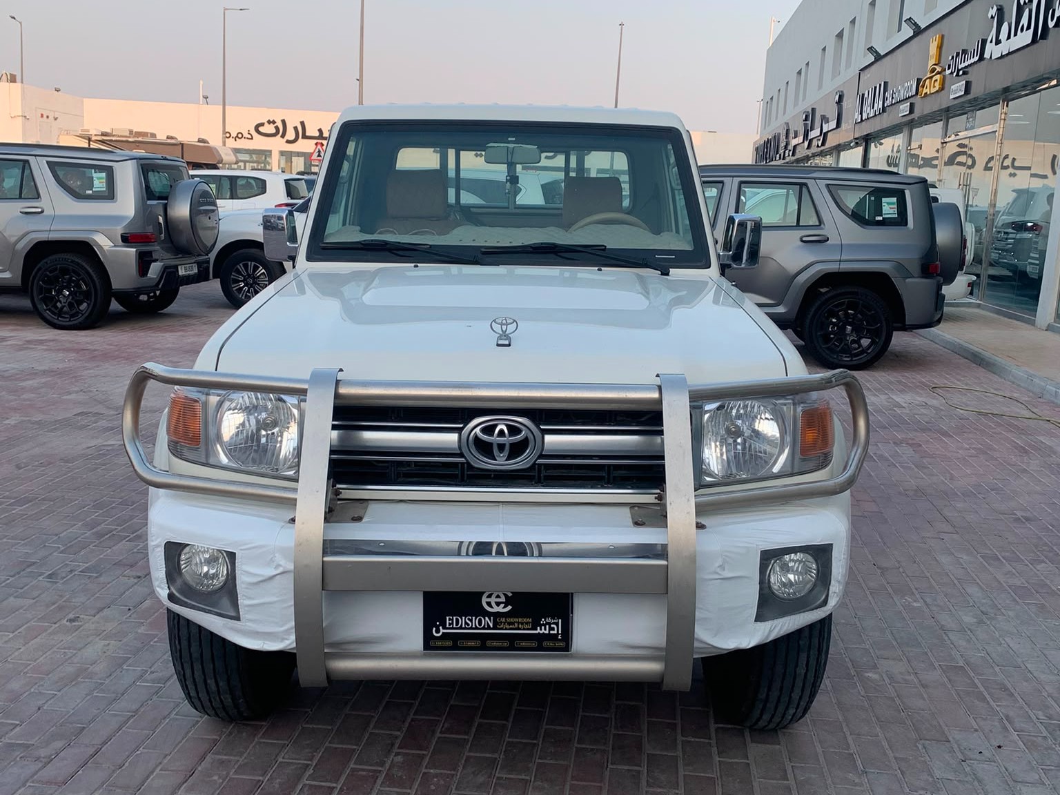Toyota LX  2022 - Image 2