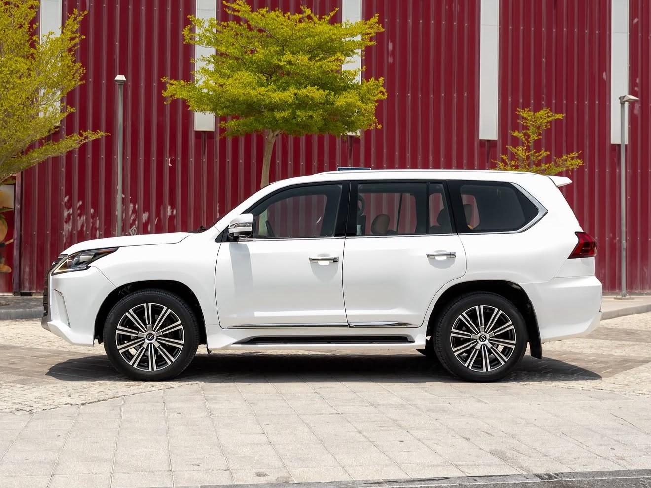Lexus LX 570 S 2020 - Image 3