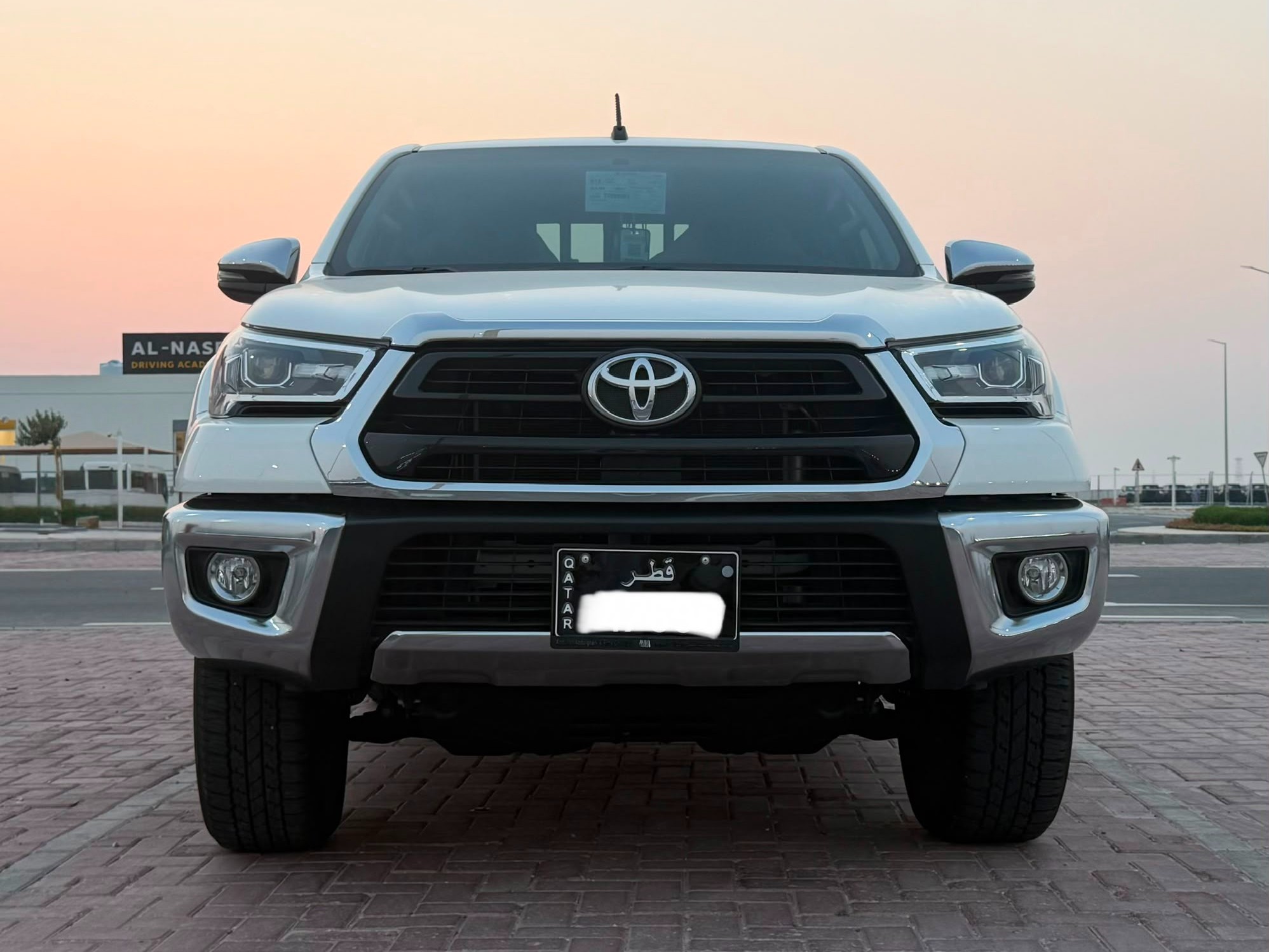 Toyota Hilux 4X4 2026 - Image 2