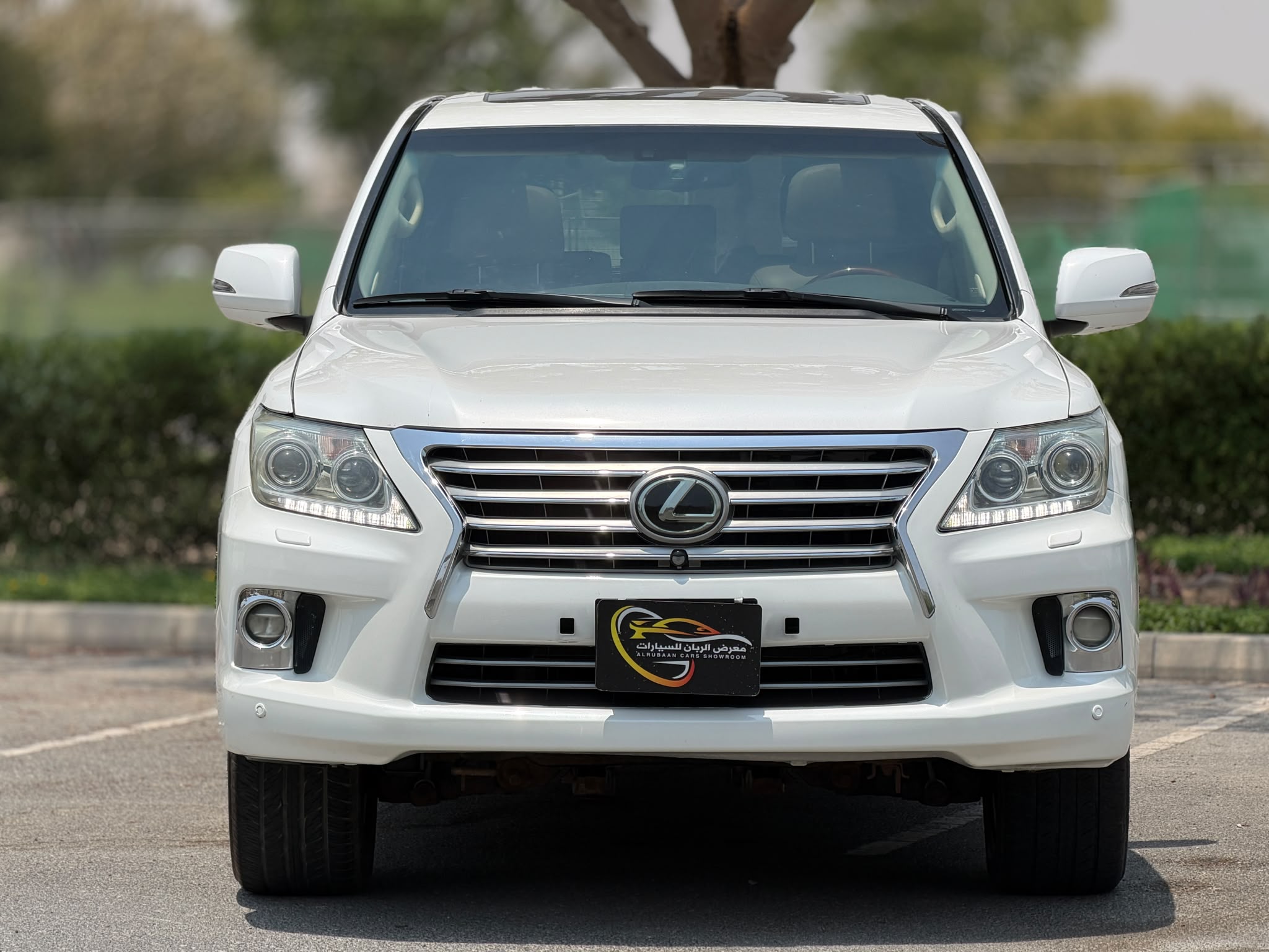 Lexus LX 570 2012 - Image 2