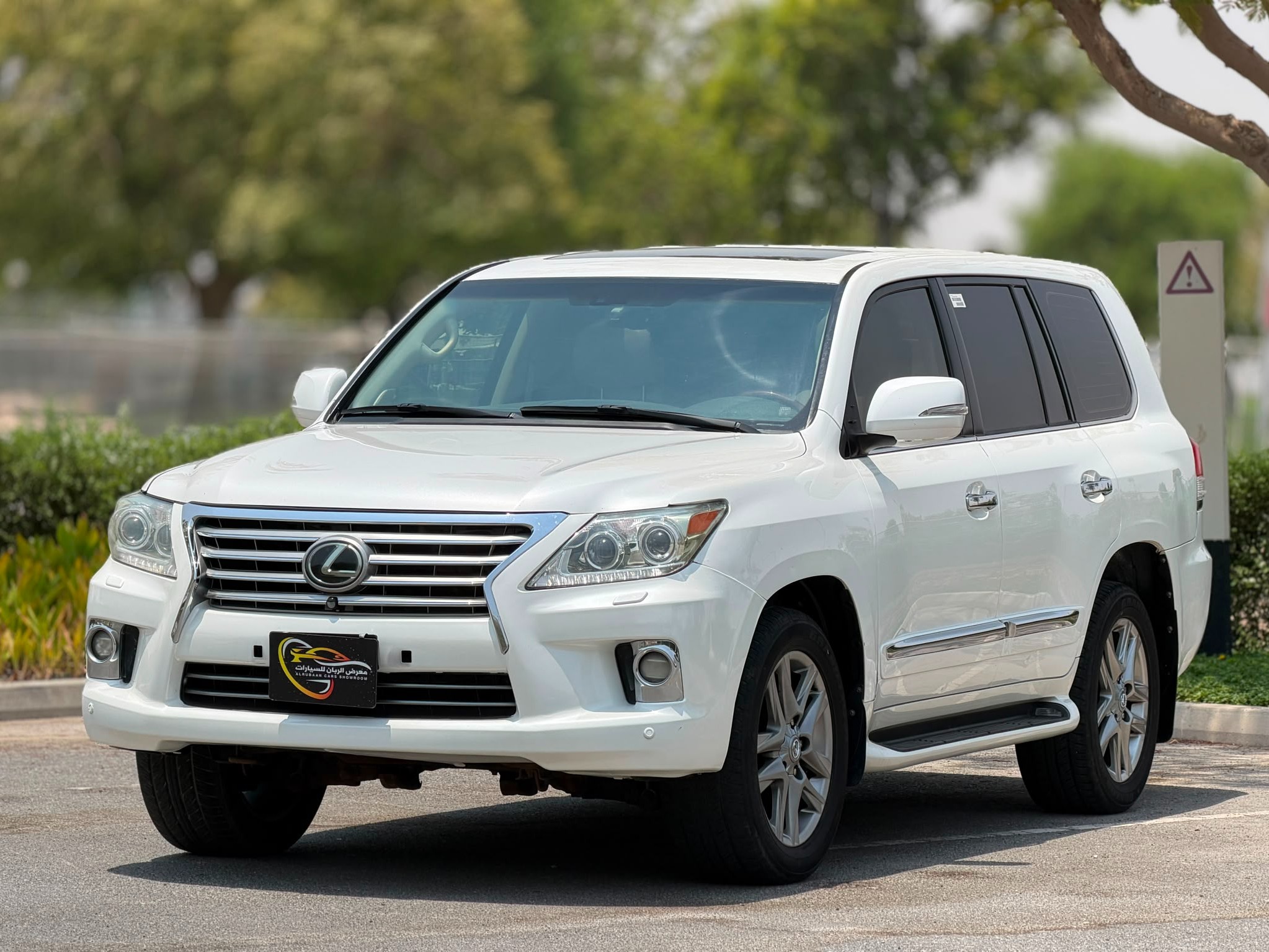 Lexus LX 570 2012 - Image 3