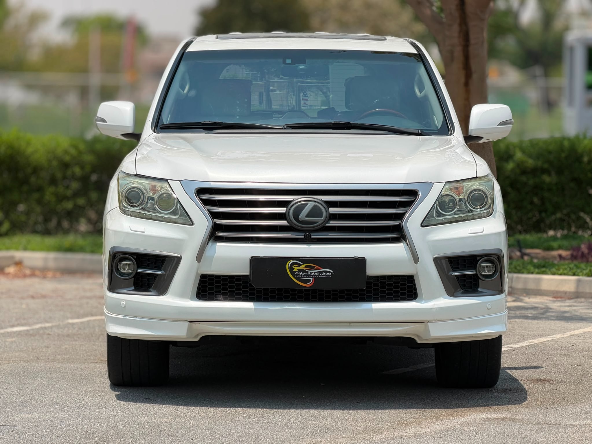 Lexus LX 570 S 2014 - Image 2