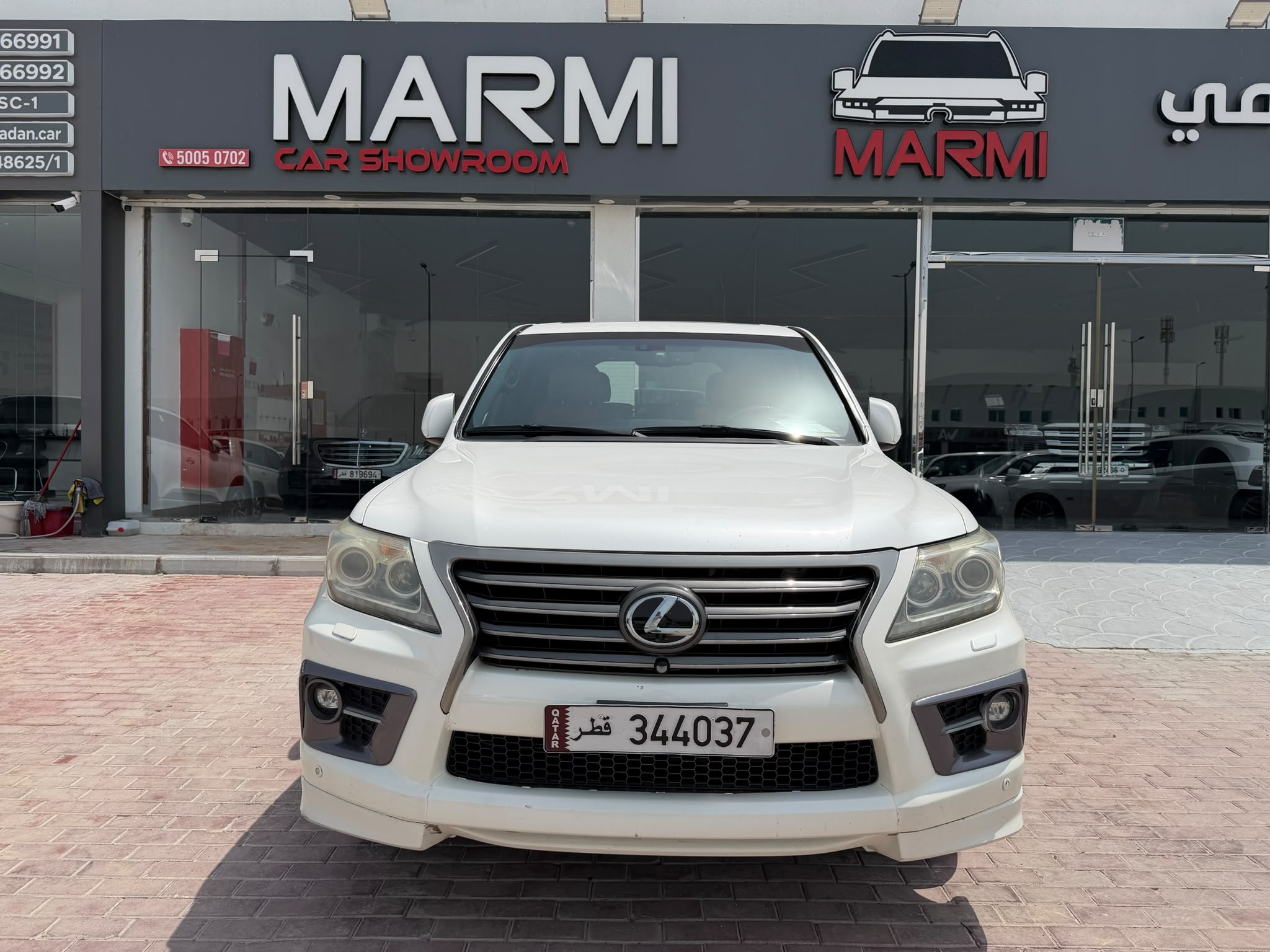 Lexus LX 570 S 2014 - Image 2