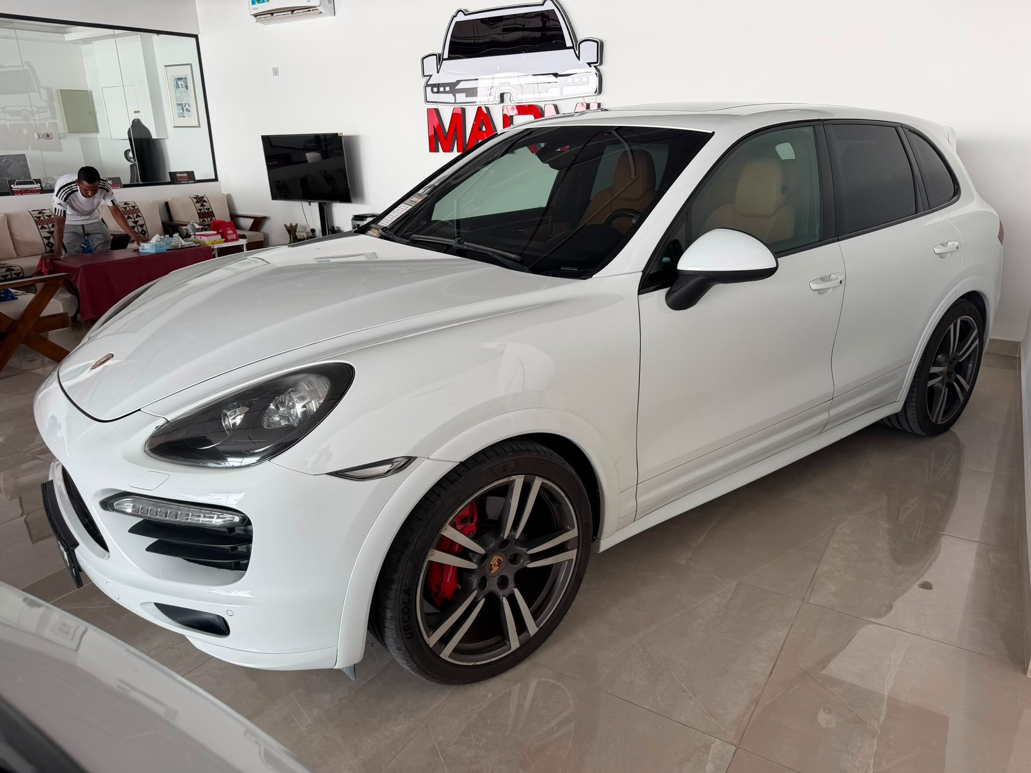 Porsche Cayenne S  2013 - Image 3