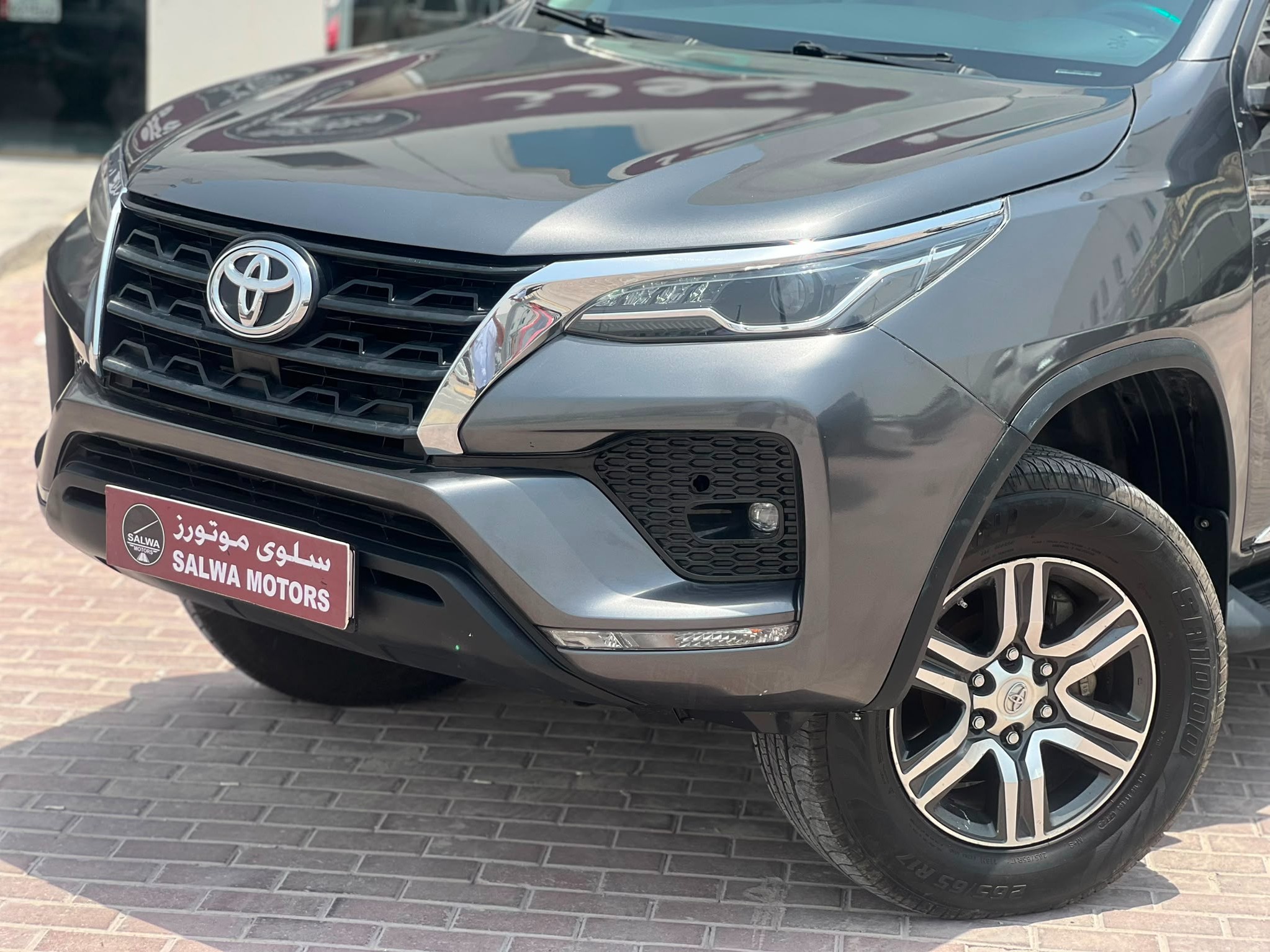 Toyota Fortuner V6 2022 - Image 2