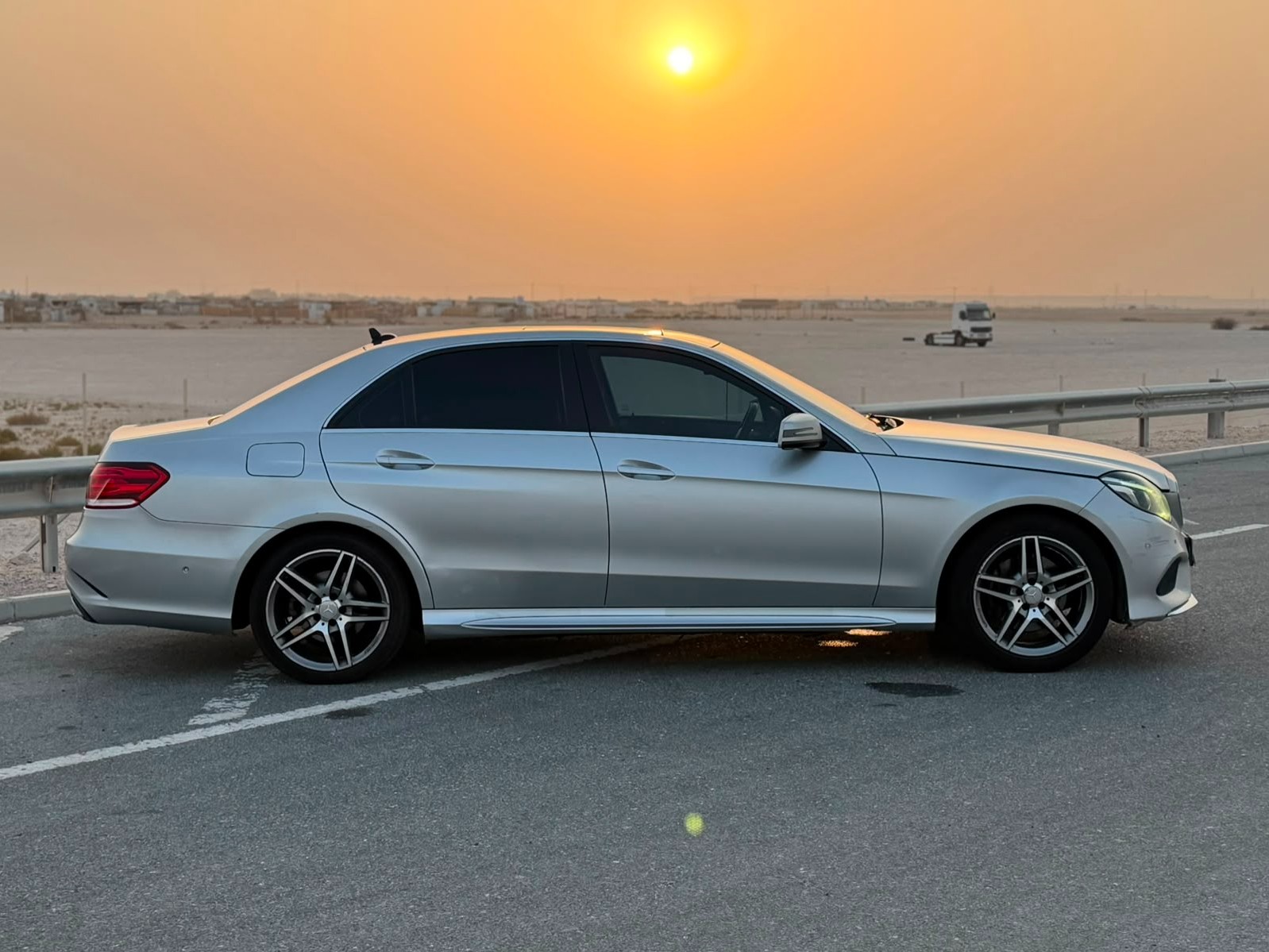 Mercedes-Benz E-Class Sedan 300 2014 - Image 3