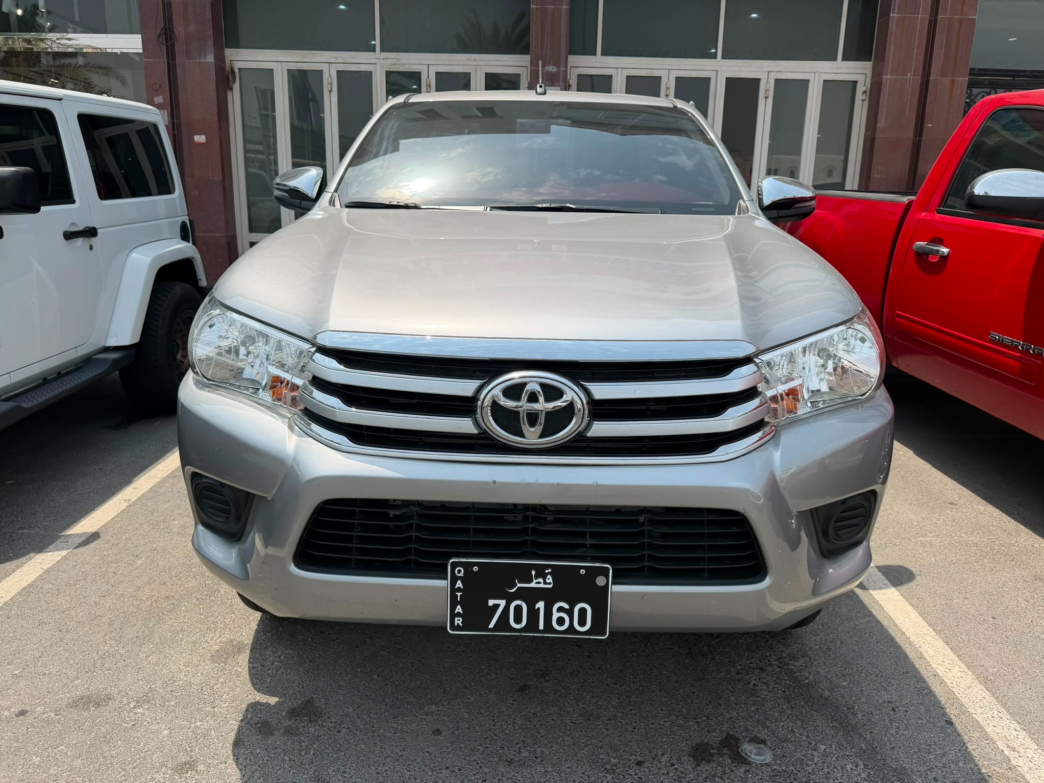 Toyota Hilux 2023 - Image 2