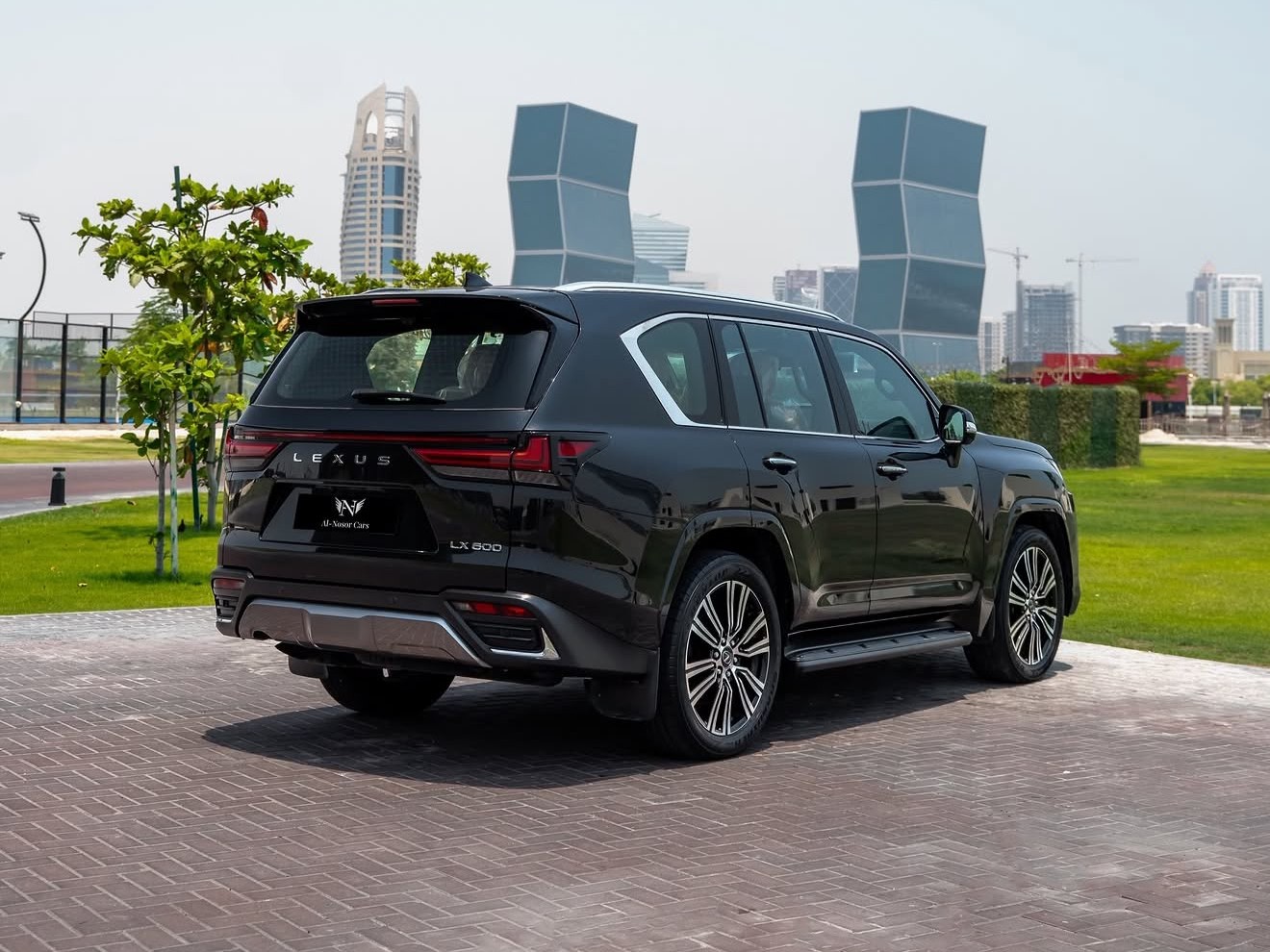 Lexus LX 600 Luxury  2024 - Image 2
