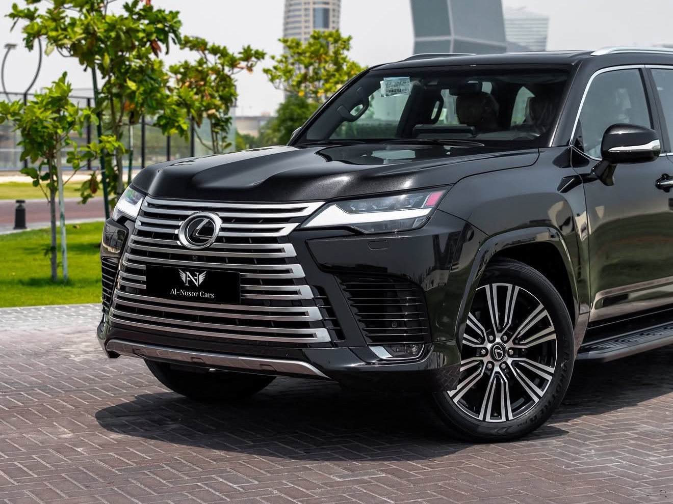 Lexus LX 600 Luxury  2024 - Image 4