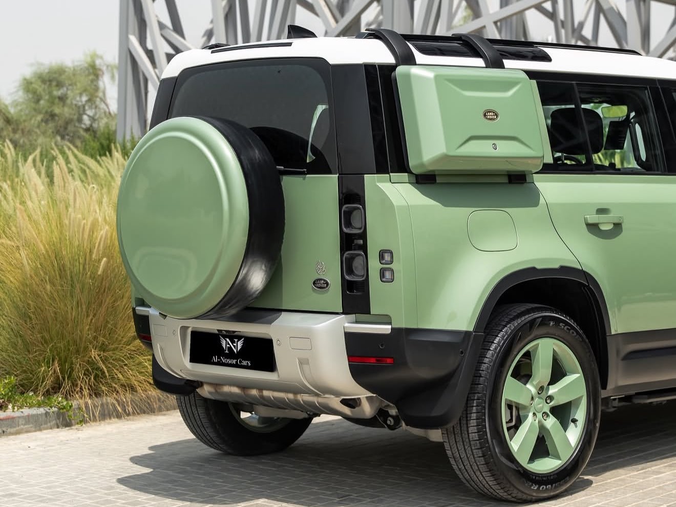 Land Rover Defender 75th Limited Edition 2023 - Image 4