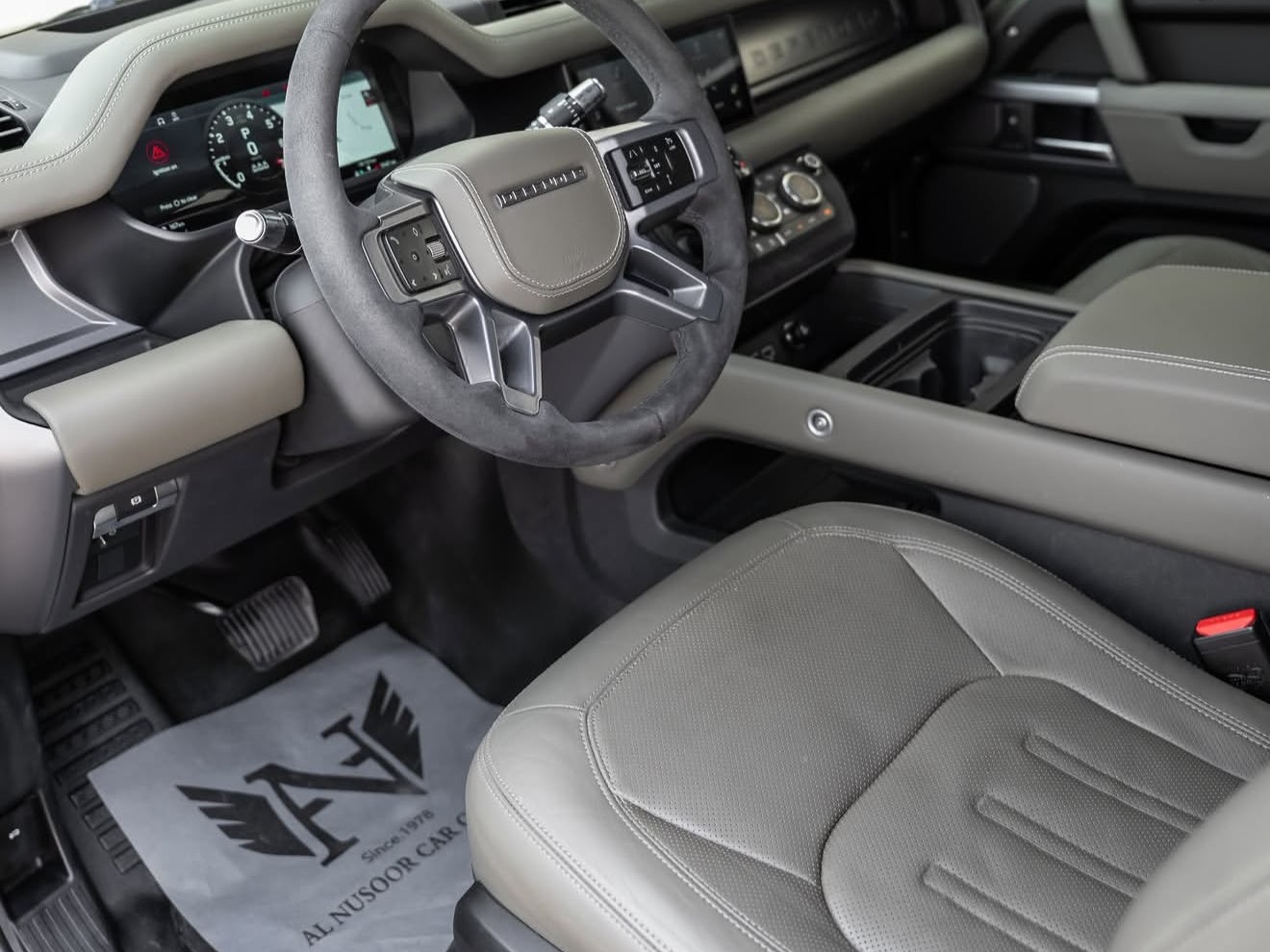 Land Rover Defender 90 HSE 2022 - Image 4