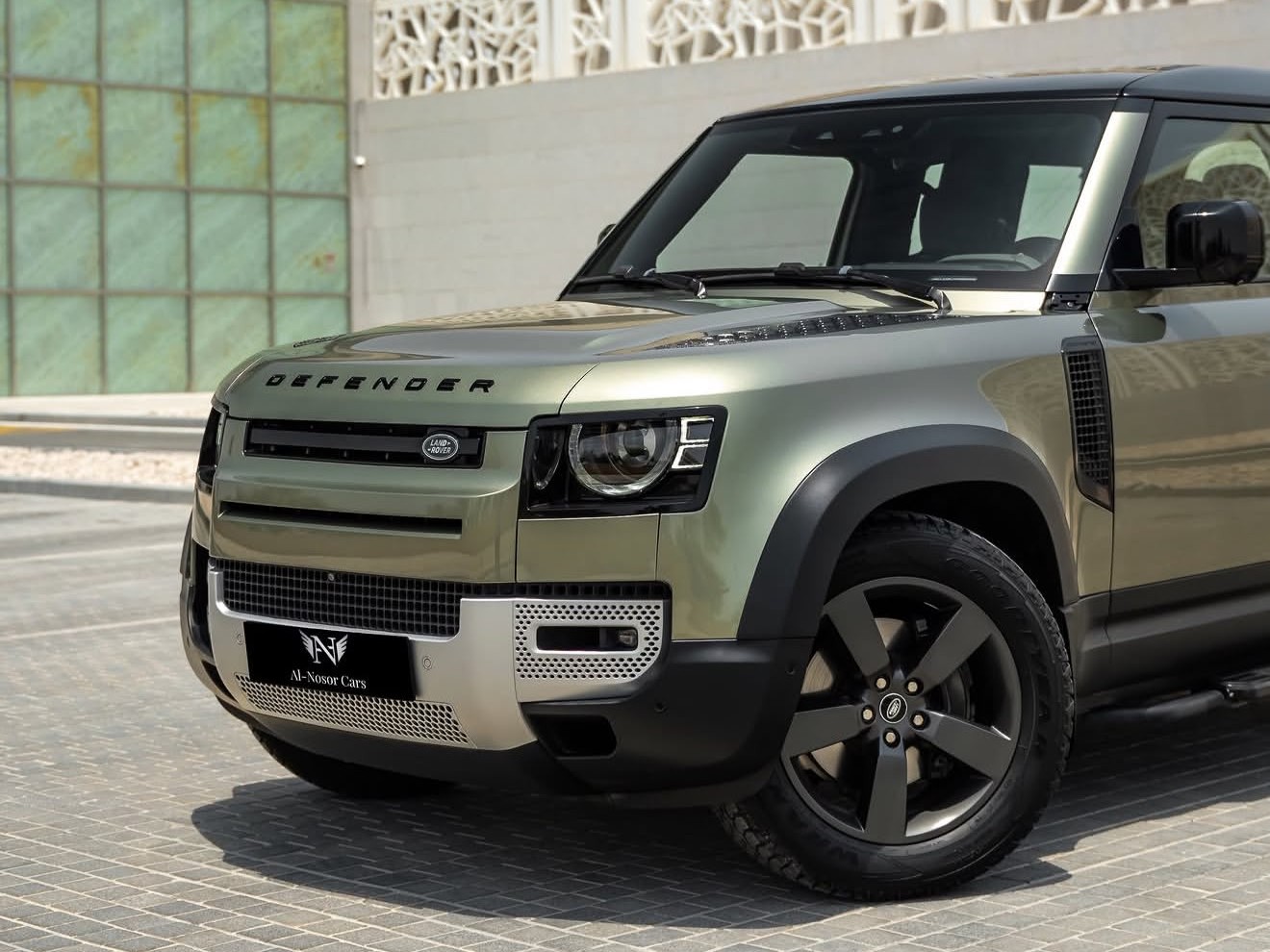 Land Rover Defender 90 HSE 2022 - Image 2