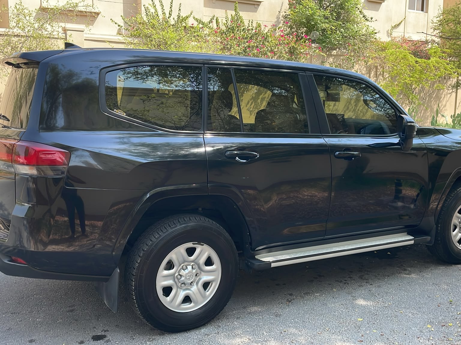 Toyota Land Cruiser GX 2023 - Image 2