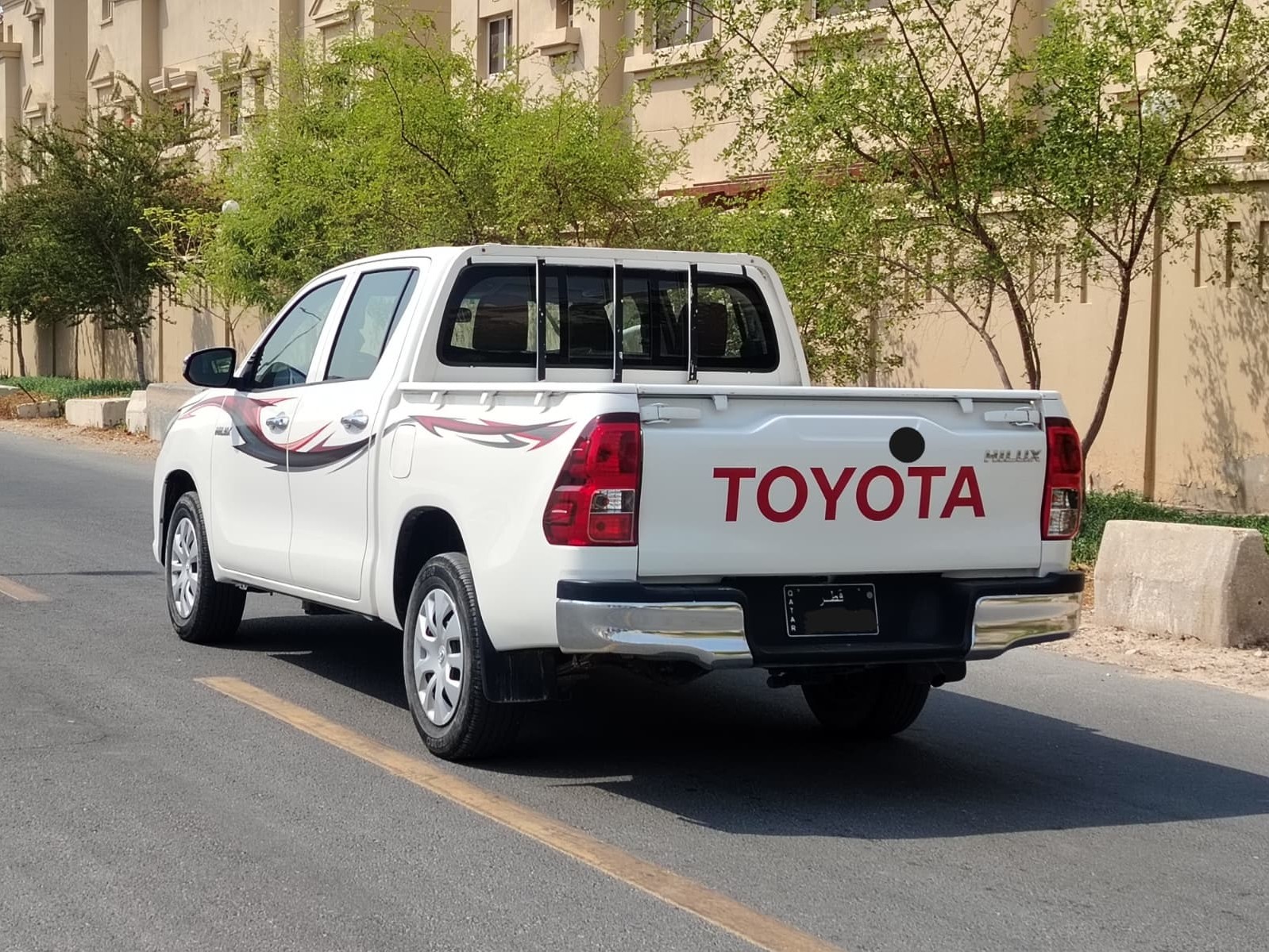 Toyota Hilux 2.7 2023 - Image 4
