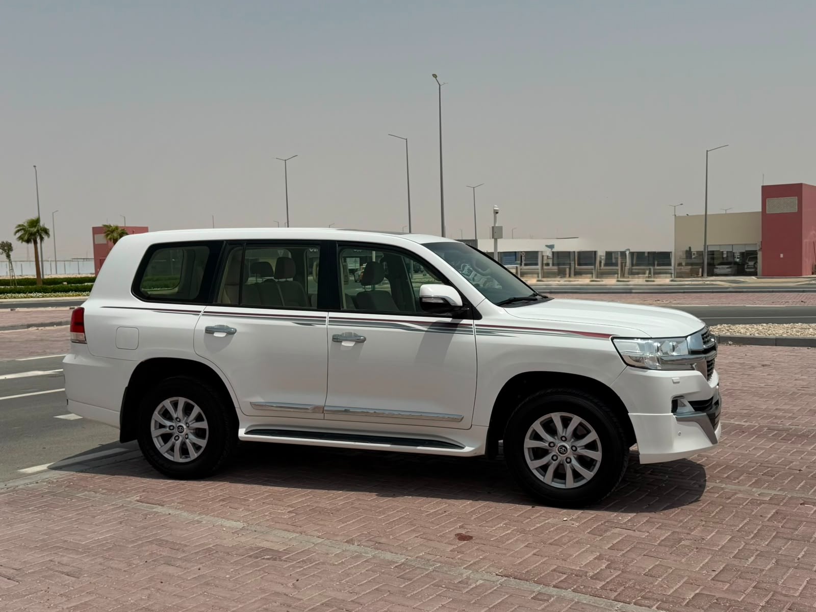 Toyota Land Cruiser GXR v8 2020