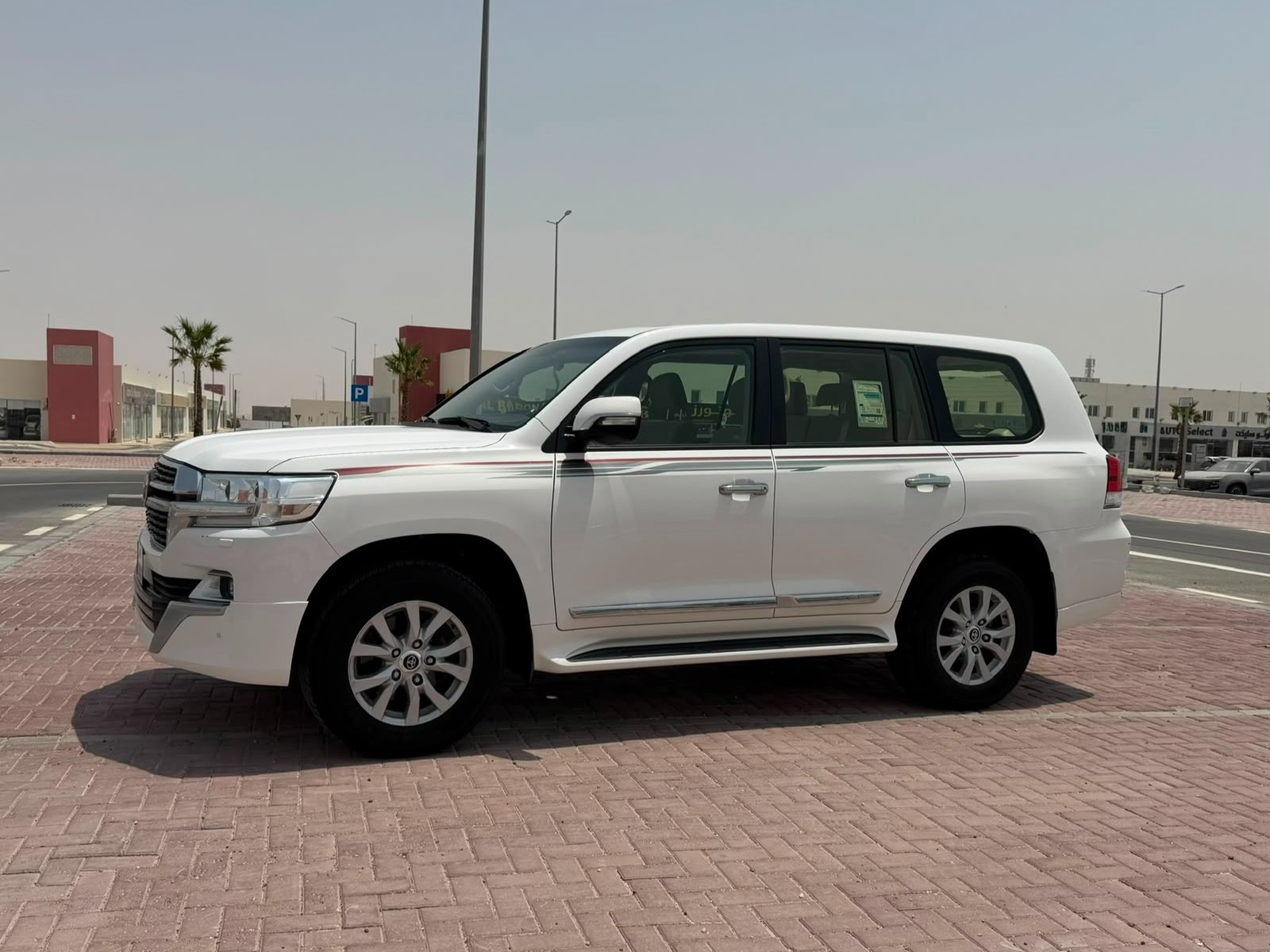 Toyota Land Cruiser GXR v8 2020 - Image 3