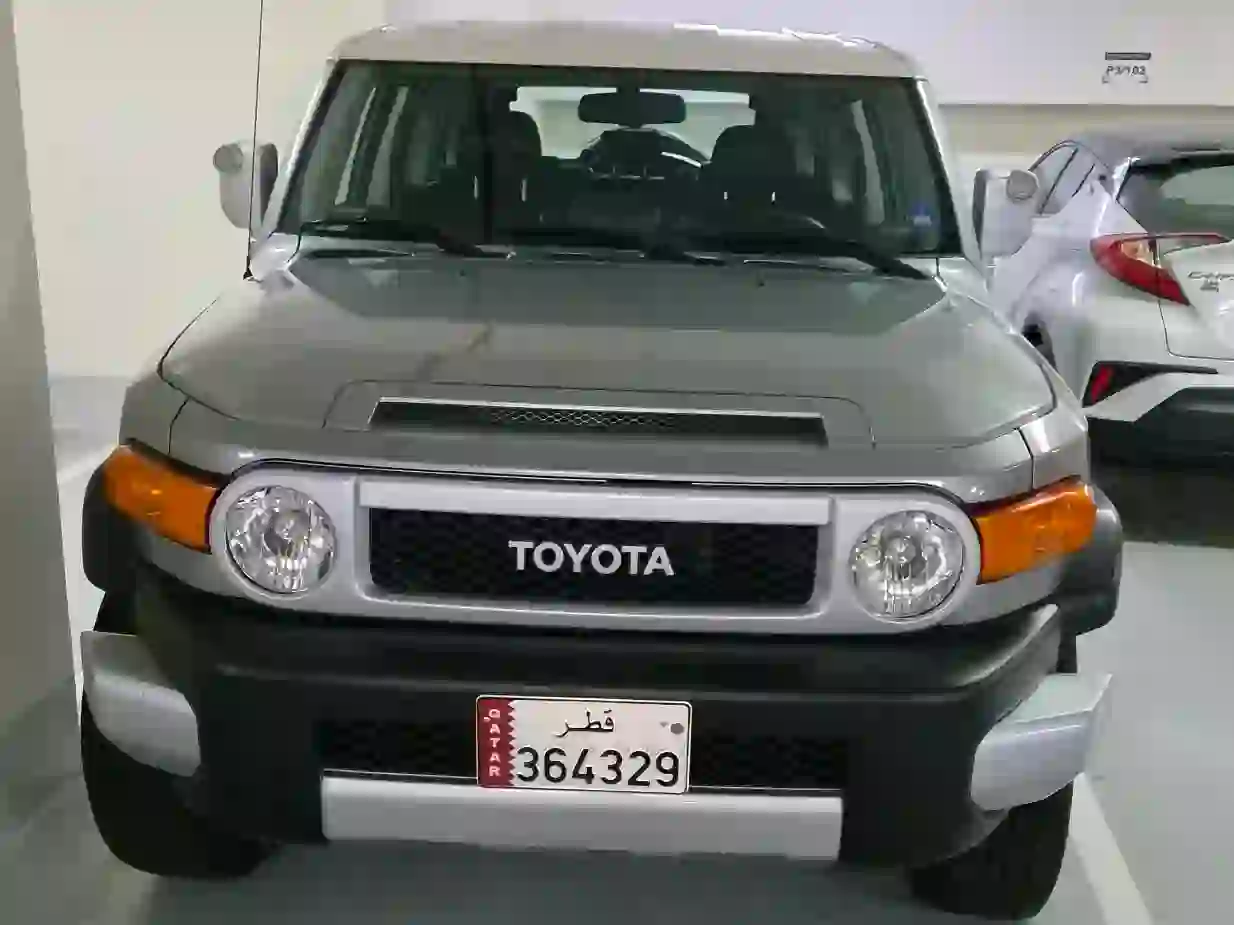 Toyota FJ Cruiser 2011 - Image 2