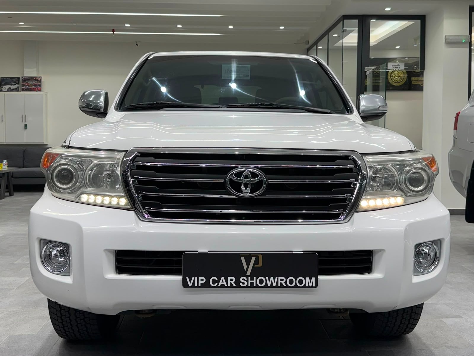 Toyota Land Cruiser GXR v8 2014 - Image 2