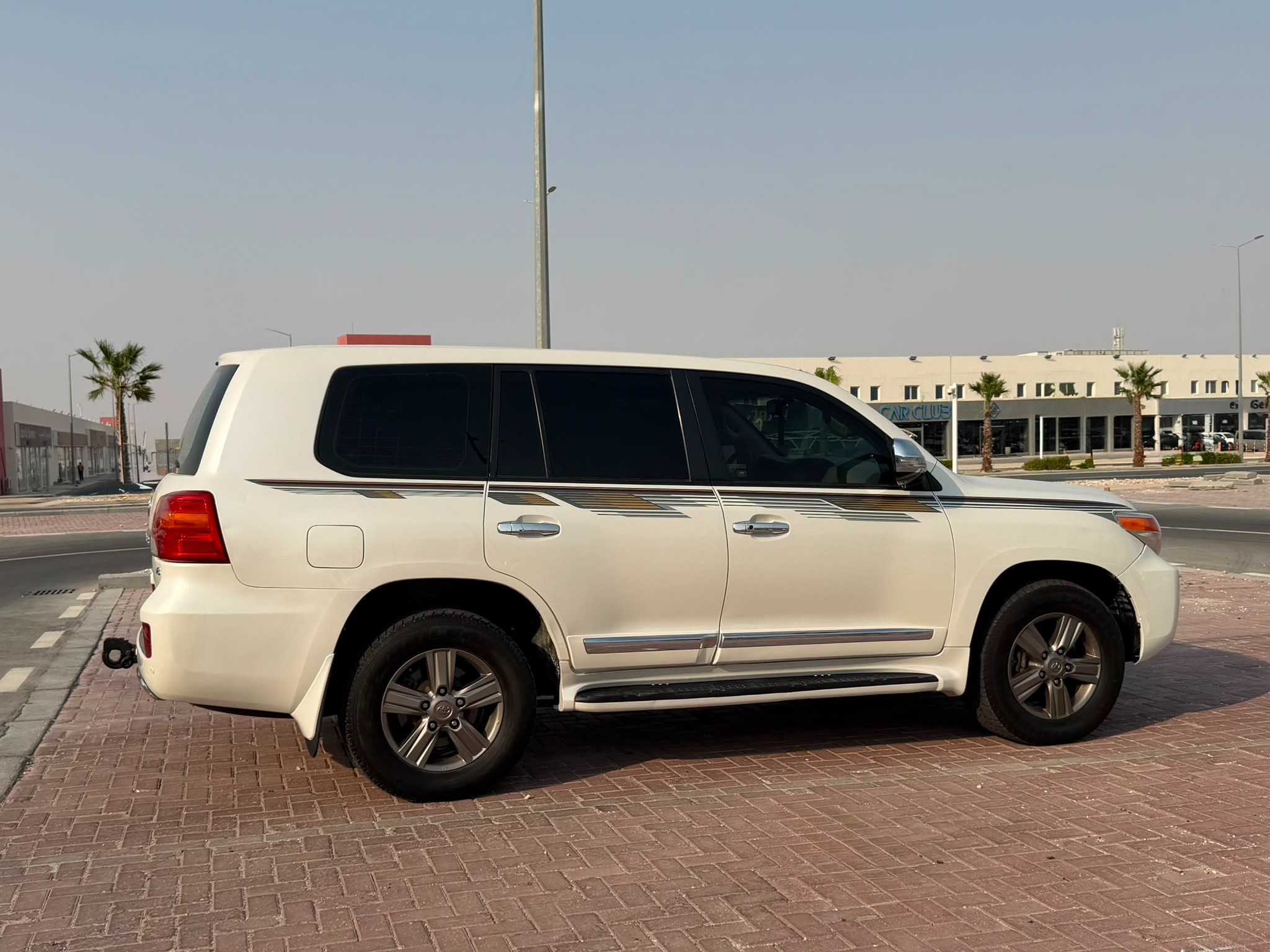 Toyota Land Cruiser GXR v8 2014 - Image 4