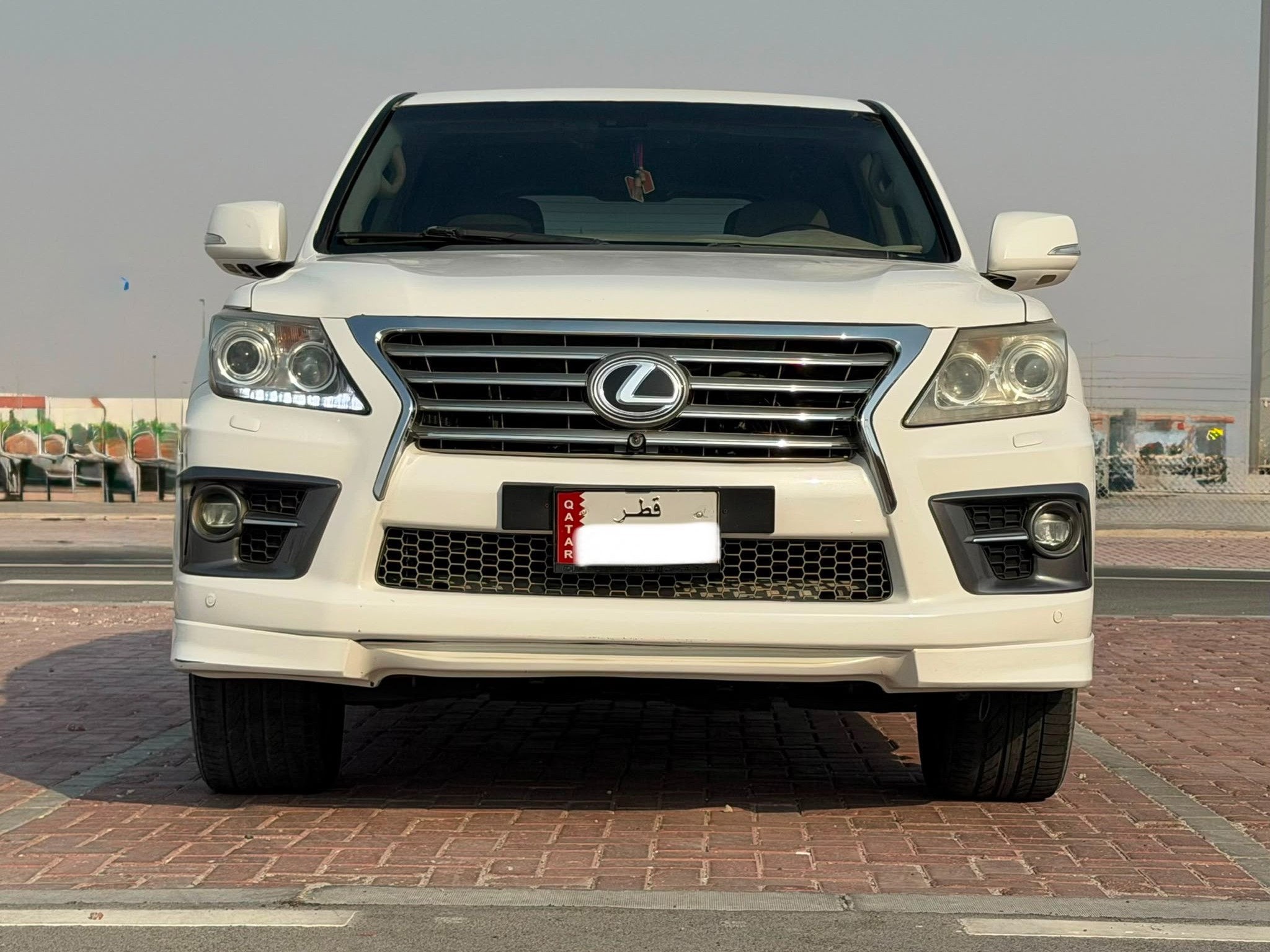 Lexus LX 570 2009 - Image 2
