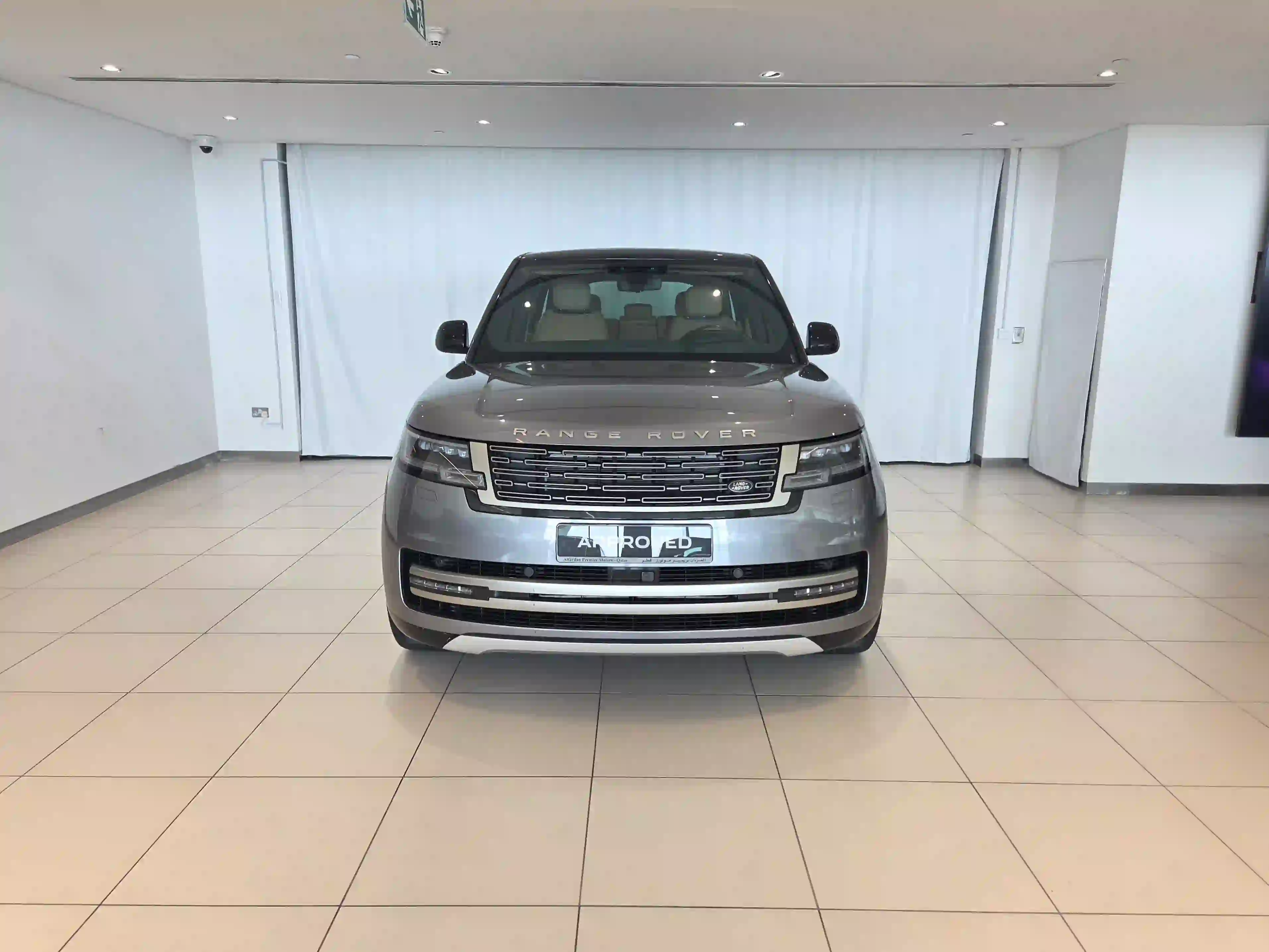 Land Rover Range Rover 4.4 V8 HSE 2024 - Image 4