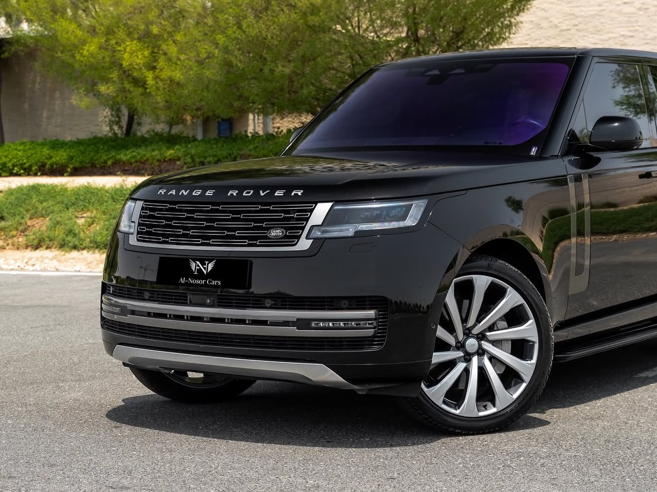 Land Rover Range Rover Vogue HSE 2023 - Image 2