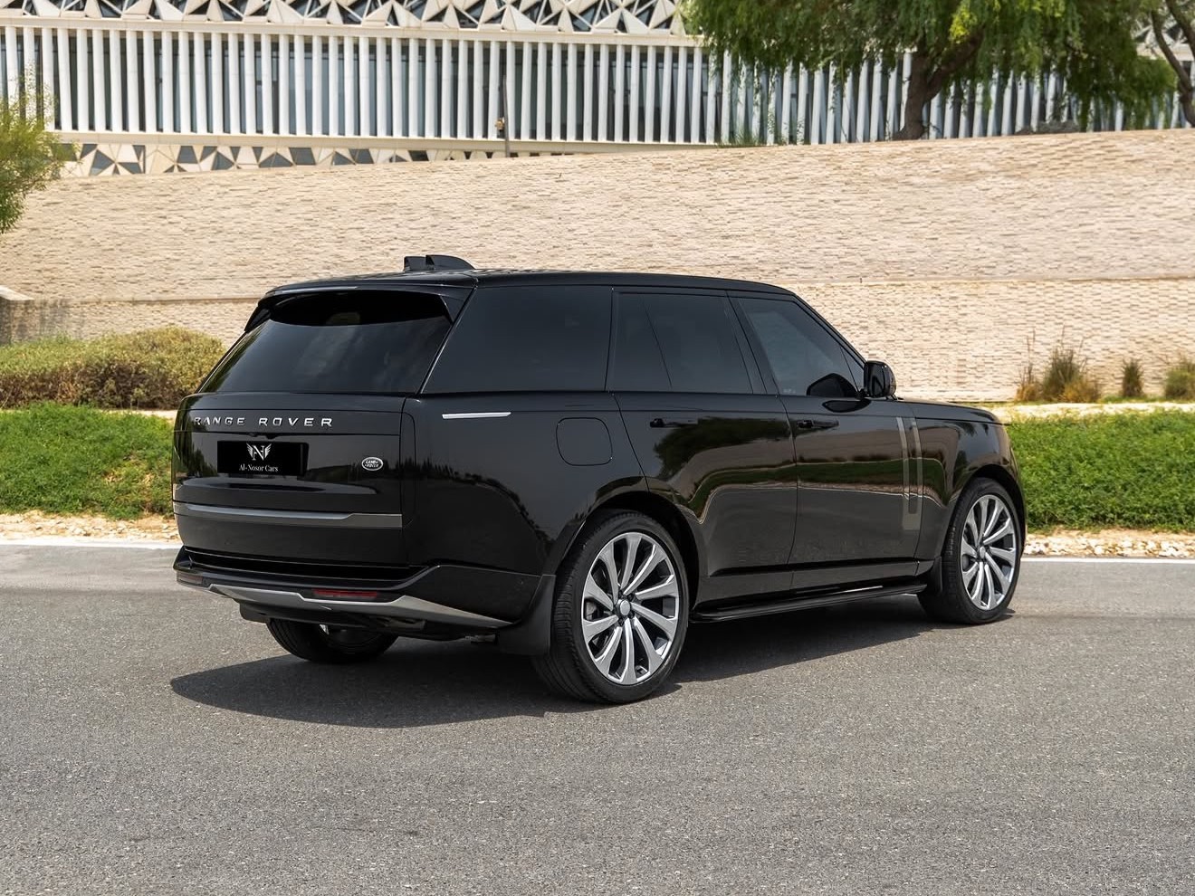 Land Rover Range Rover Vogue HSE 2023 - Image 4
