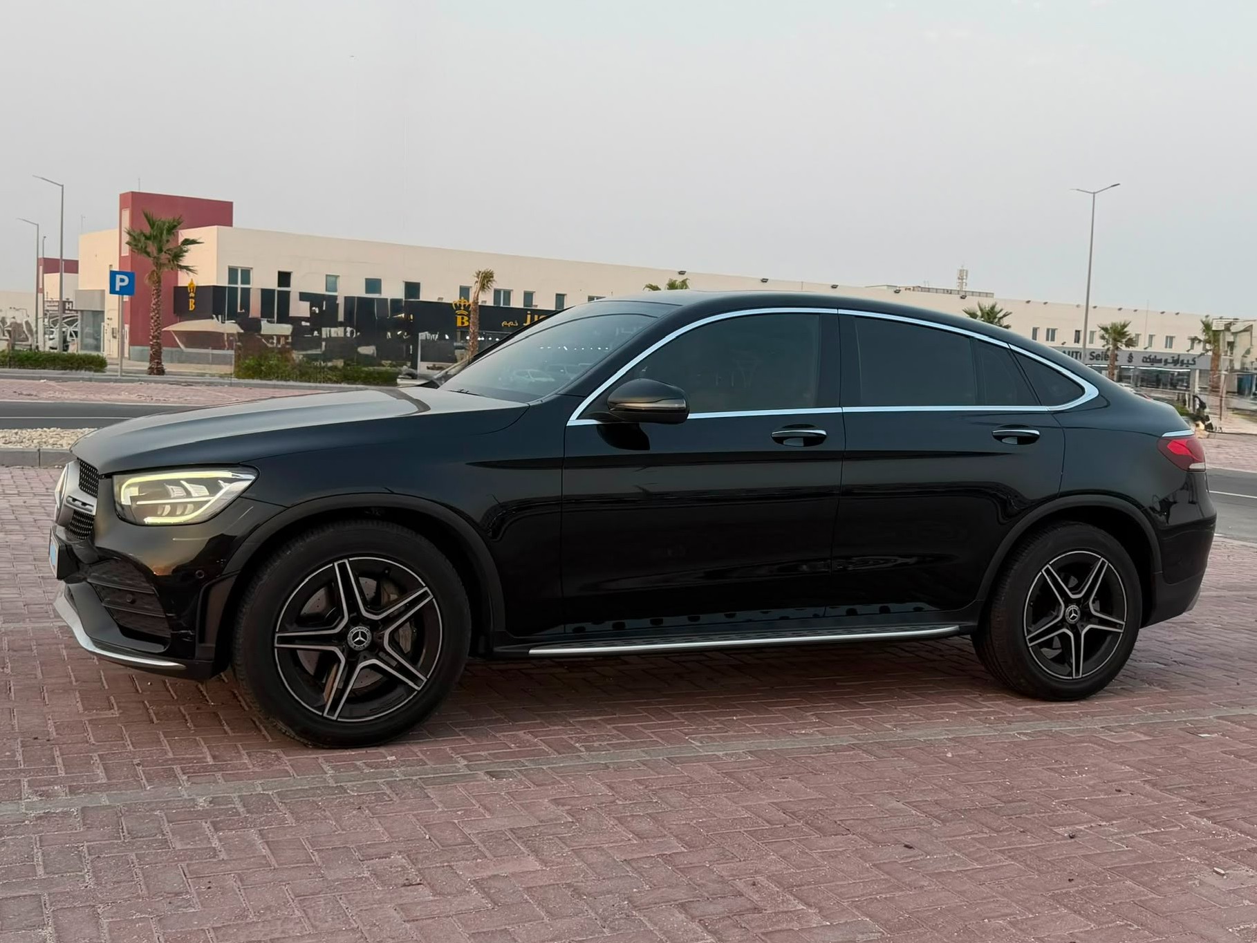 Mercedes-Benz GLC  200 2020 - Image 3