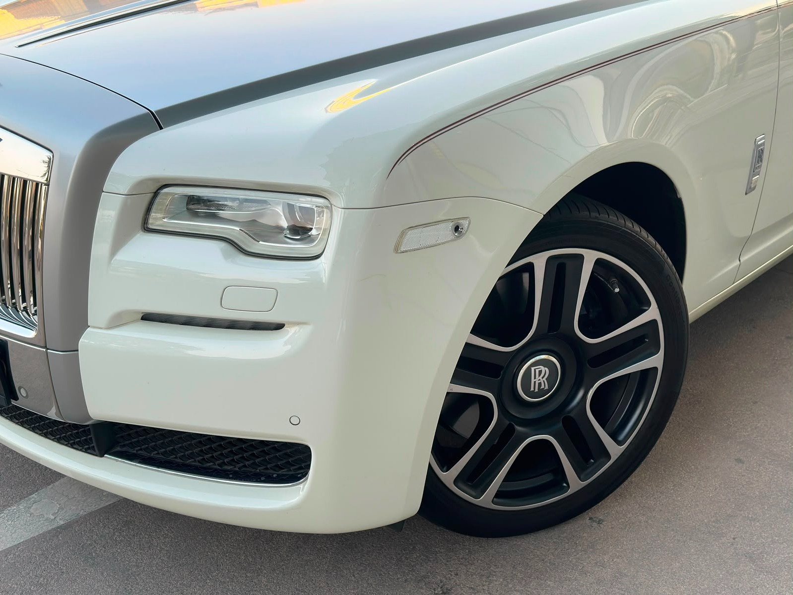 Rolls-Royce Ghost 2016 - Image 3