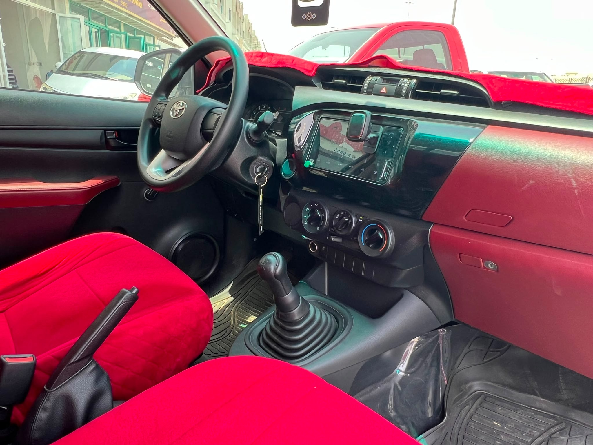 Toyota Hilux 2.7 2025 - Image 2