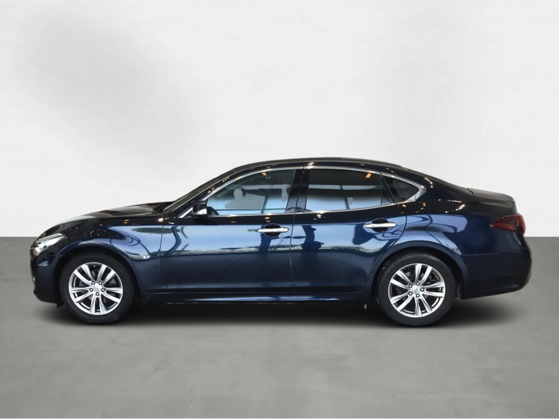 Infiniti Q70 2016 - Image 2