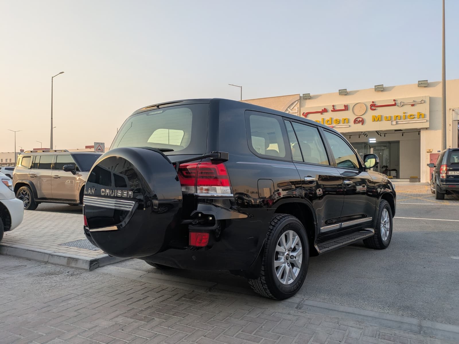 Toyota Land Cruiser GXR v8 2021 - Image 4