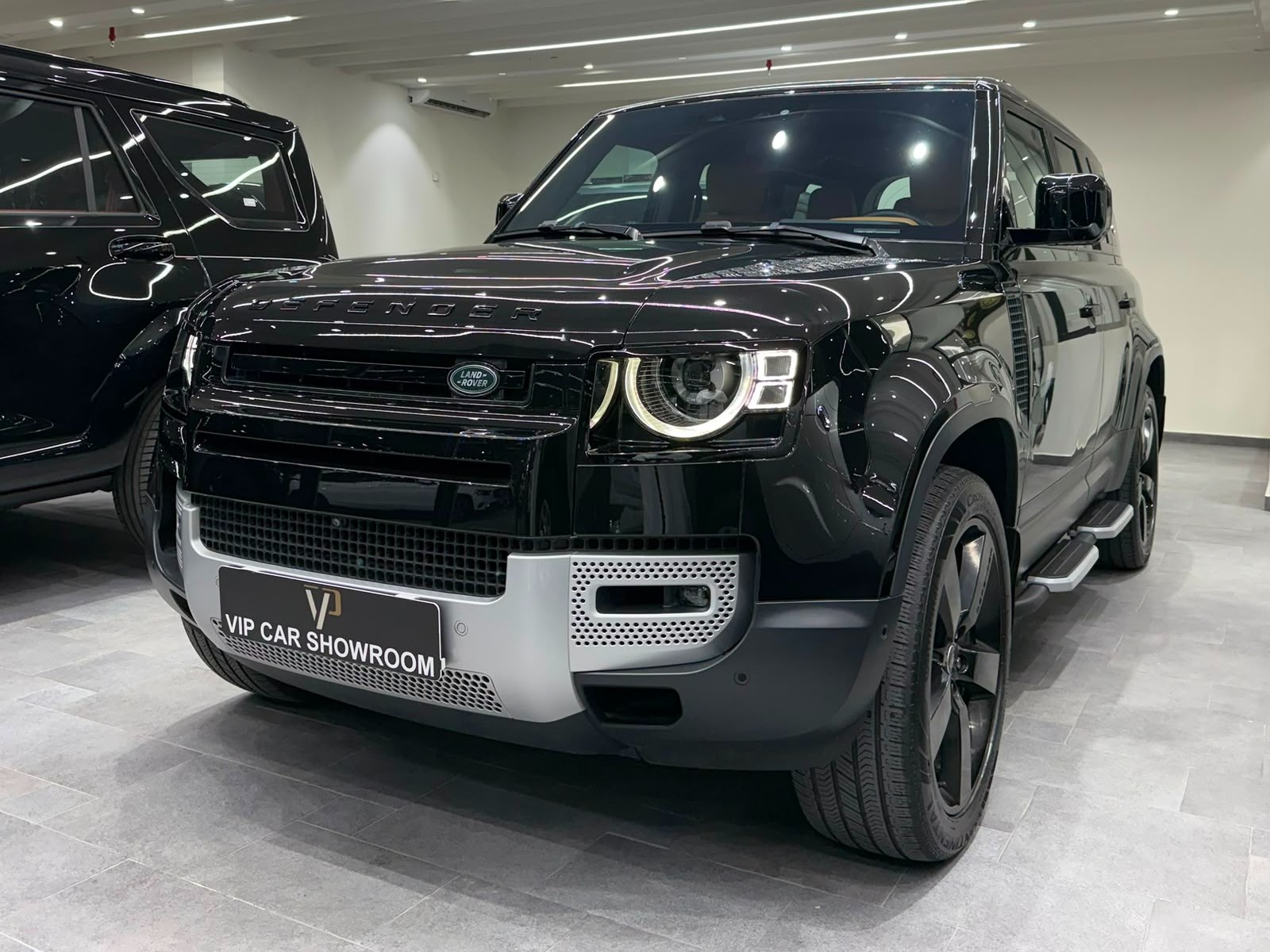 Land Rover Defender 110 3.0i6 HSE 2024 - Image 3