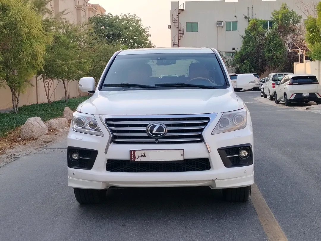 Lexus LX 570 2014 - Image 2