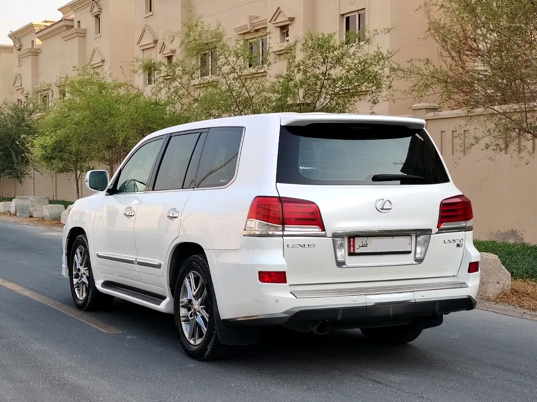 Lexus LX 570 2014 - Image 4