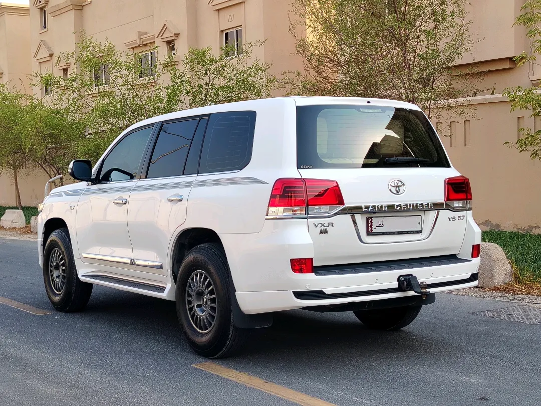 Toyota Land Cruiser VX.R 2014 - Image 3