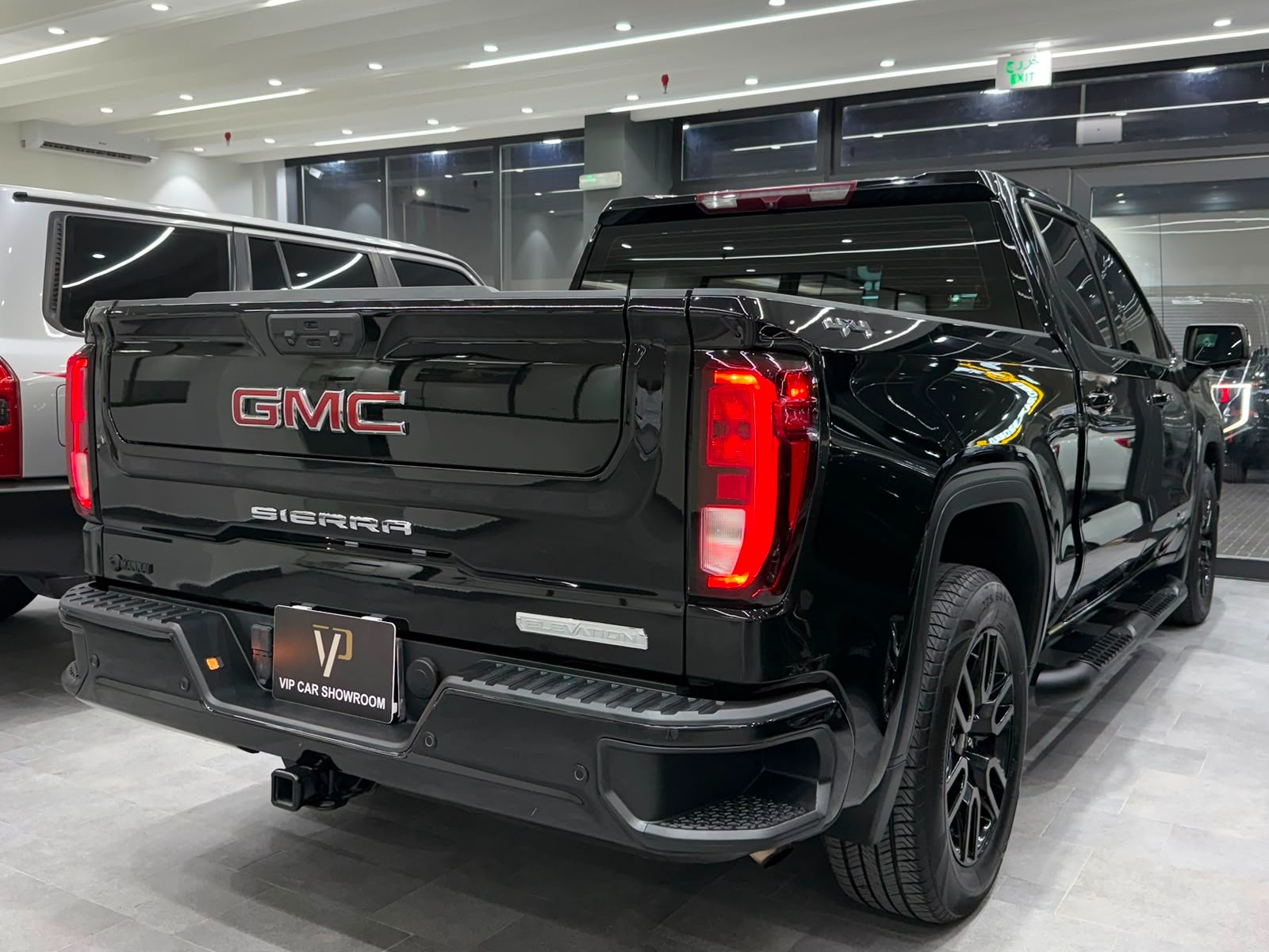 GMC Sierra Elevation  2023 - Image 4